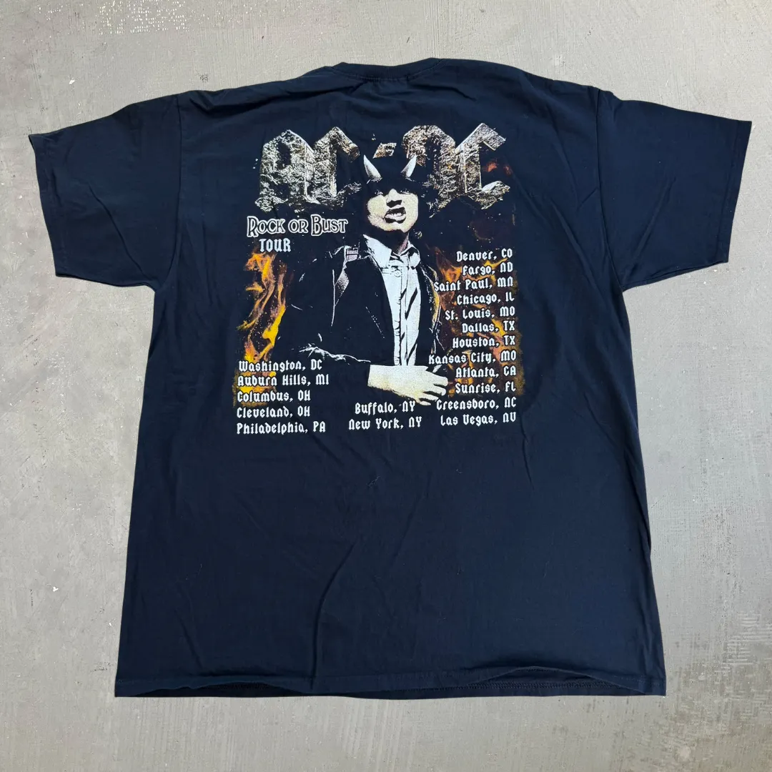 J- '15 AC/DC Rock Or Bust Tour Graphic Tee - XL sold by HG Vintage product image thumbnail 4