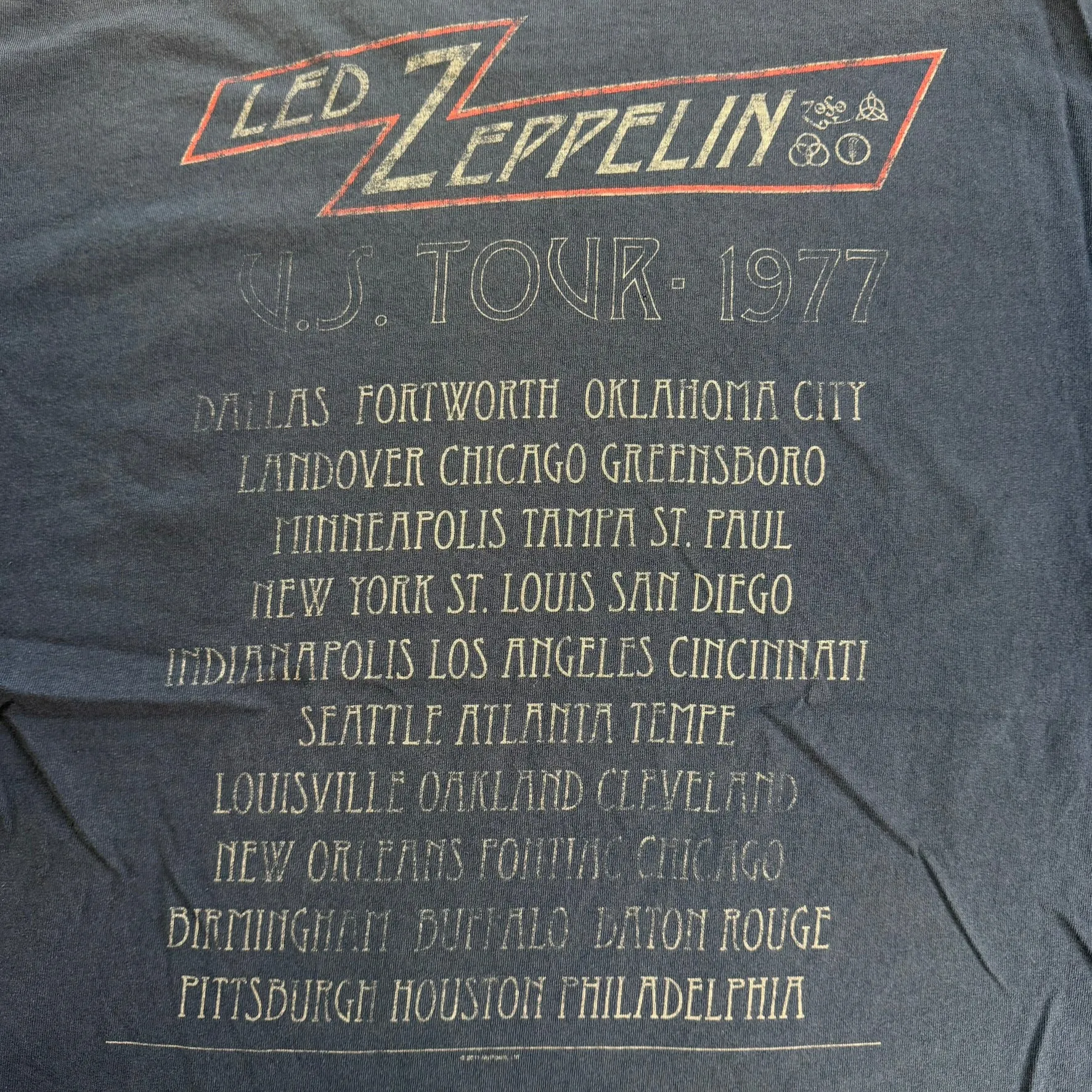 J- '11 Led Zeppelin Reprint 1977 Los Angeles Concert Zeppelin Graphic Tee - XL sold by HG Vintage product image thumbnail 4