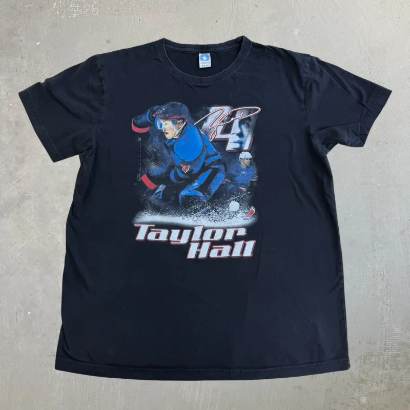 J- Vintage Taylor Hall NHL Picture Graphic Tee - XL made by HG Vintage
