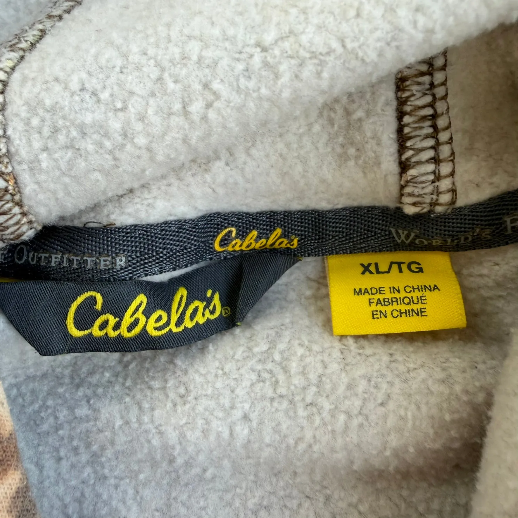 J- Vintage Cabela's Alaska Woodland Camo Embroidered Text Hoodie - XL sold by HG Vintage product image thumbnail 3