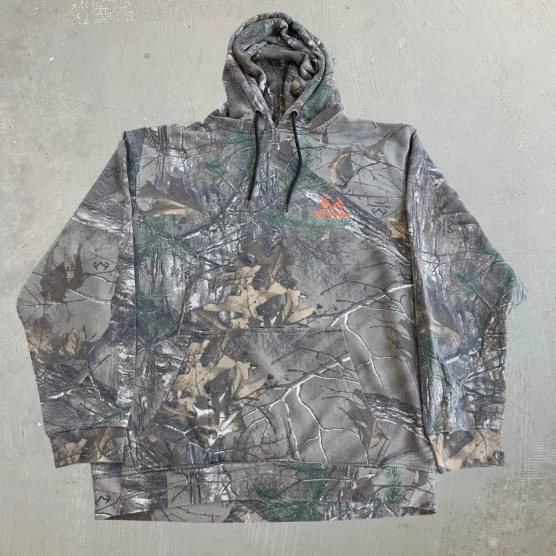 J- Vintage Real Tree Camo Orange Logo Hoodie - M made by Carhartt