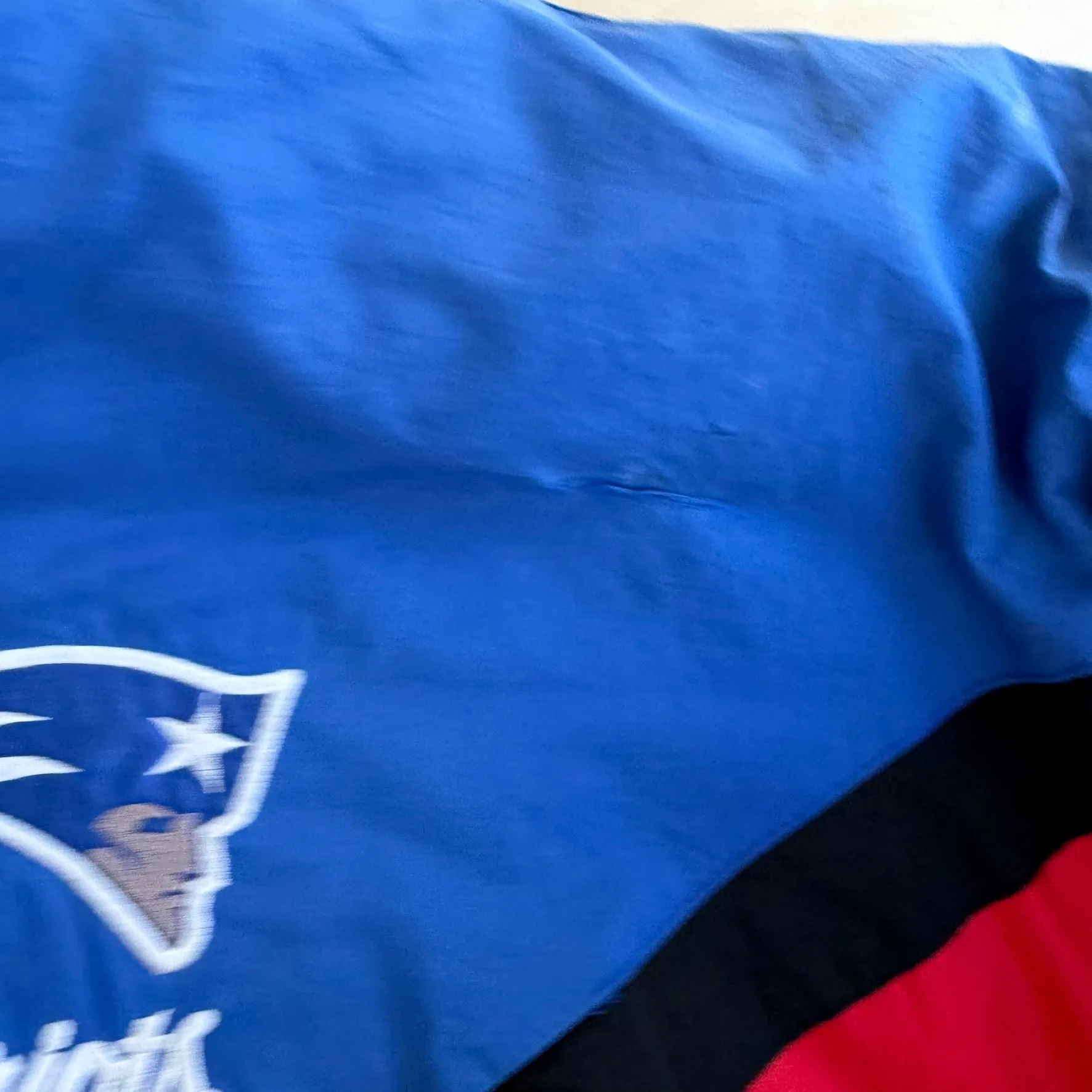 J- Vintage New England Patriots NFL Embroidered Logo Zip Up Winter Jacket - XL sold by HG Vintage product image thumbnail 5