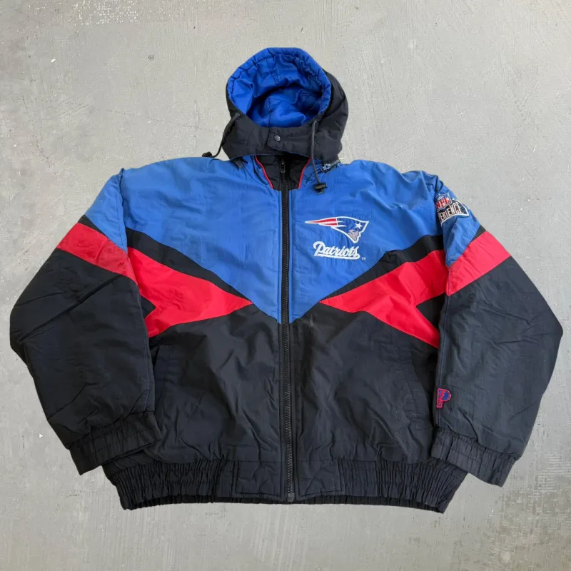 J- Vintage New England Patriots NFL Embroidered Logo Zip Up Winter Jacket - XL made by HG Vintage