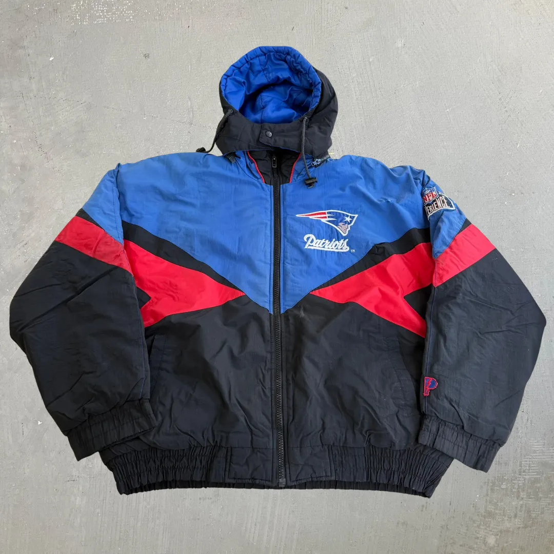 J- Vintage New England Patriots NFL Embroidered Logo Zip Up Winter Jacket - XL sold by HG Vintage