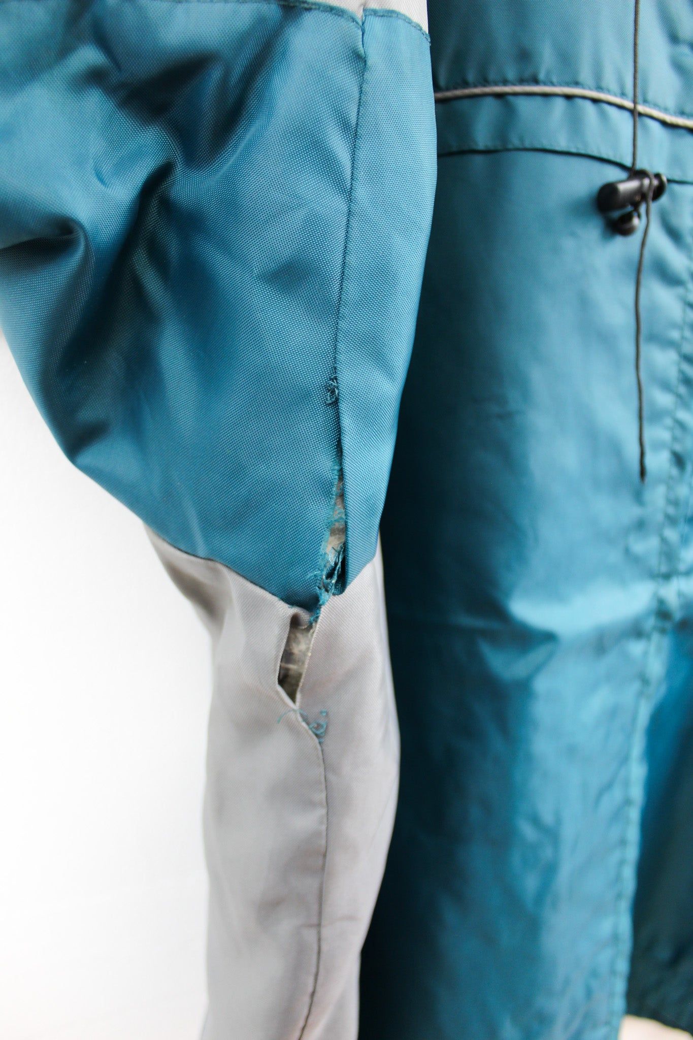 CC- Vintage NFL Philadelphia Eagles Nylon Windbreaker sold by HG Vintage product image thumbnail 4