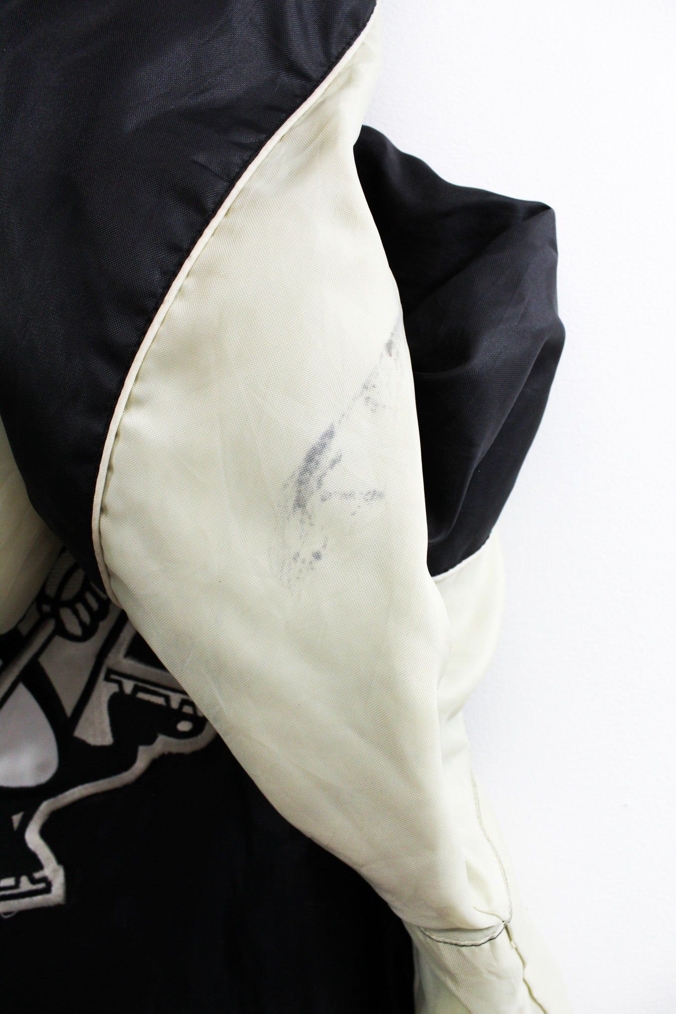 Vintage NHL Pittsburgh Penguins Winter Jacket sold by HG Vintage product image thumbnail 5