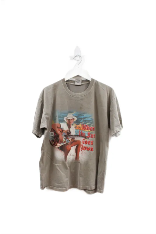 X - Vintage 2004 Kenny Chesney When The Sun Goes Down Tour Tee sold by HG Vintage
