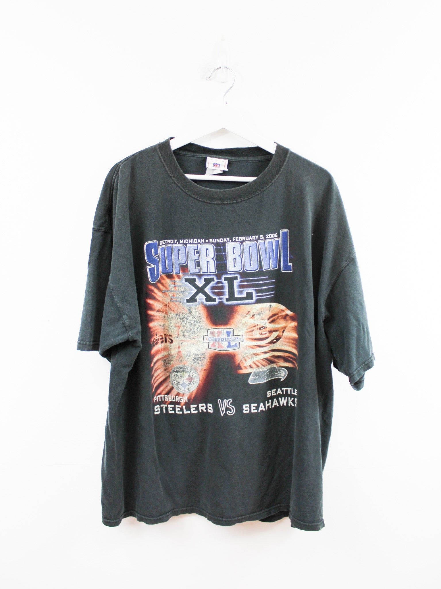 2006 NFL Super Bowl Steelers Vs Seahawks Tee sold by HG Vintage