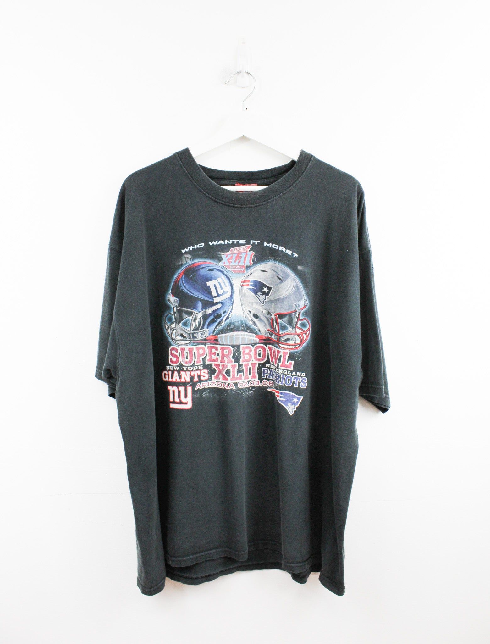 NFL Super Bowl 08' Giants Vs Patriots Tee sold by HG Vintage
