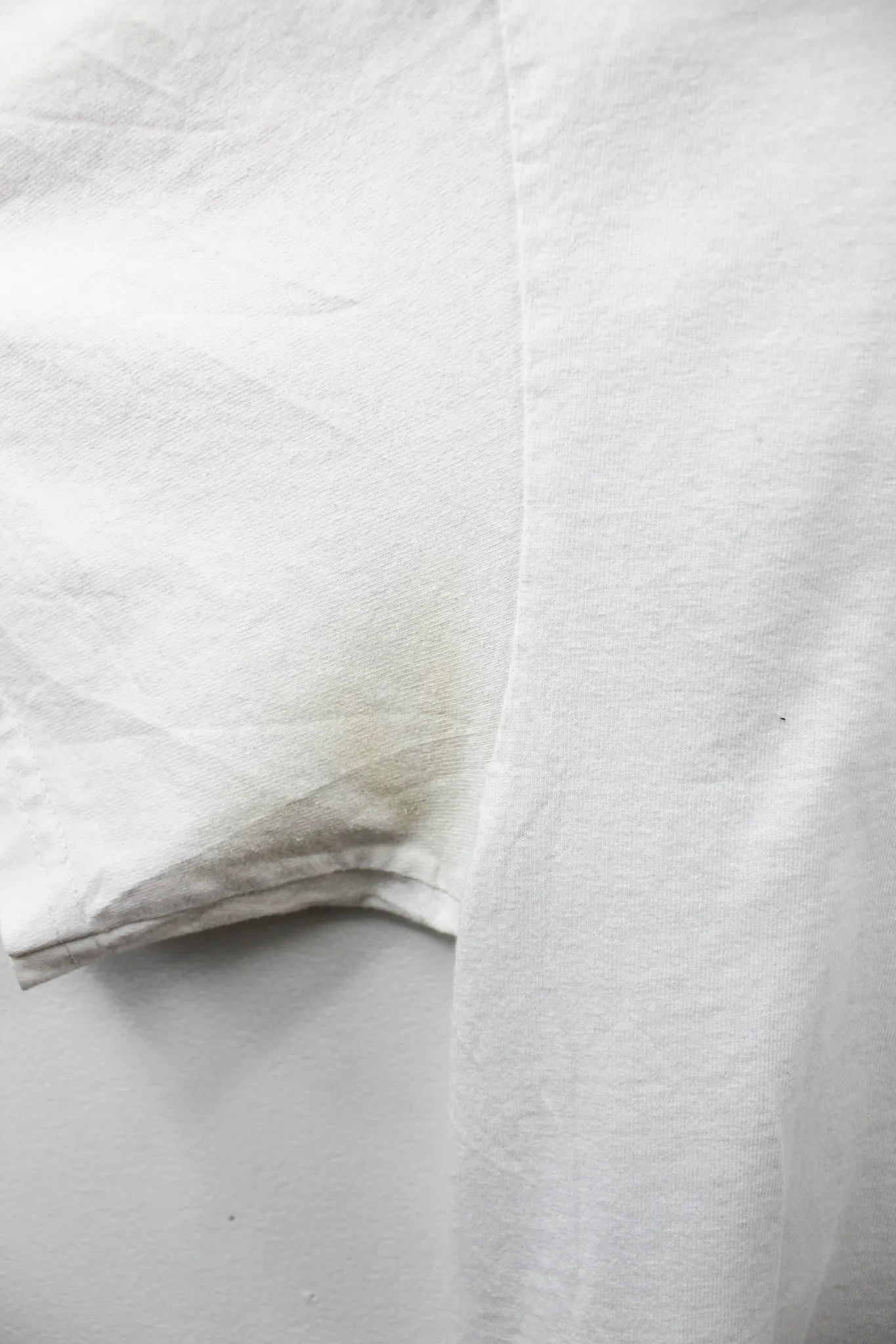 X - Vintage Hard Rock Cafe Niagara Falls Maple Leaf Tee sold by HG Vintage product image thumbnail 3