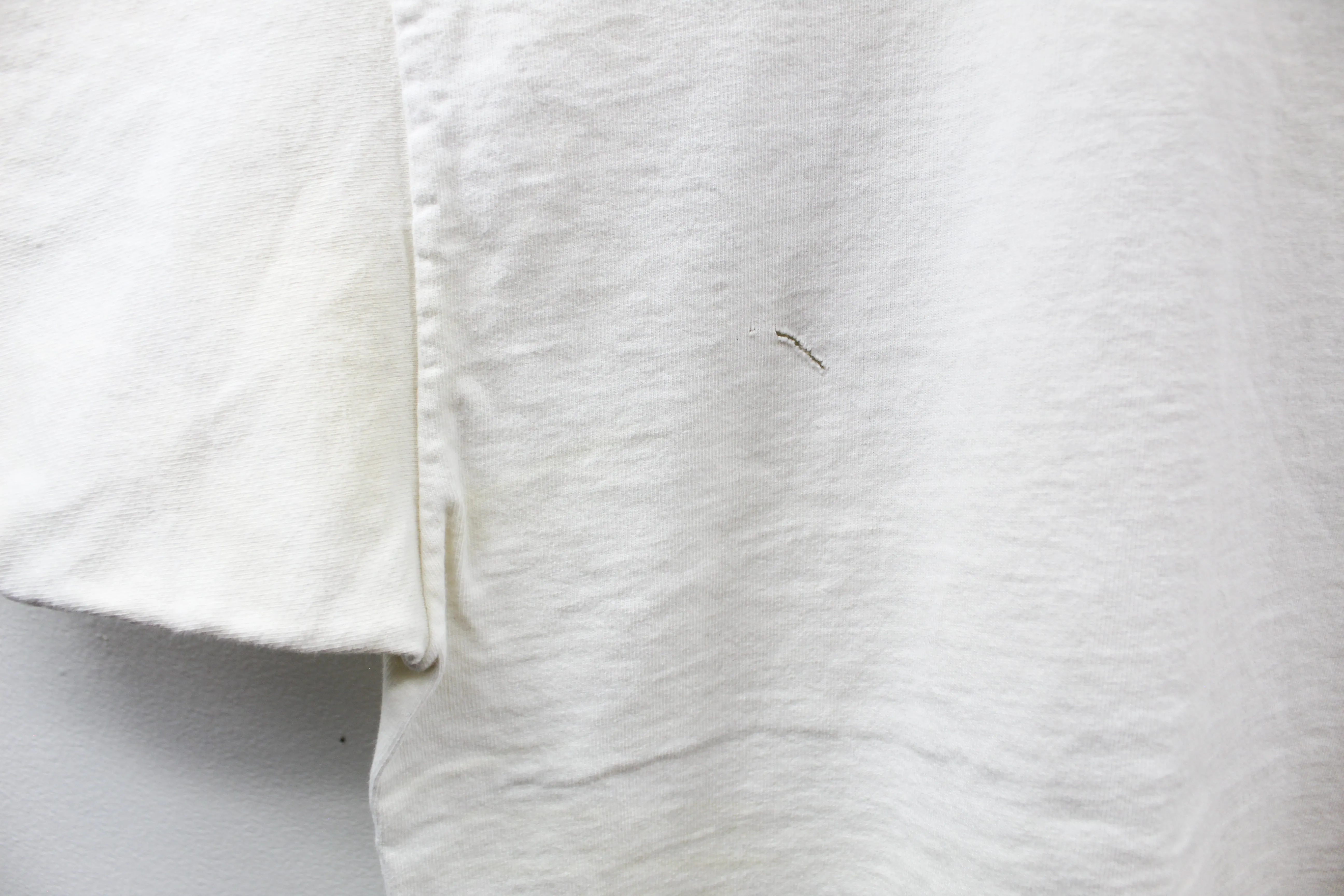 X - Vintage Hard Rock Cafe Maui Hawaii Beach & Guitars Tee sold by HG Vintage product image thumbnail 3