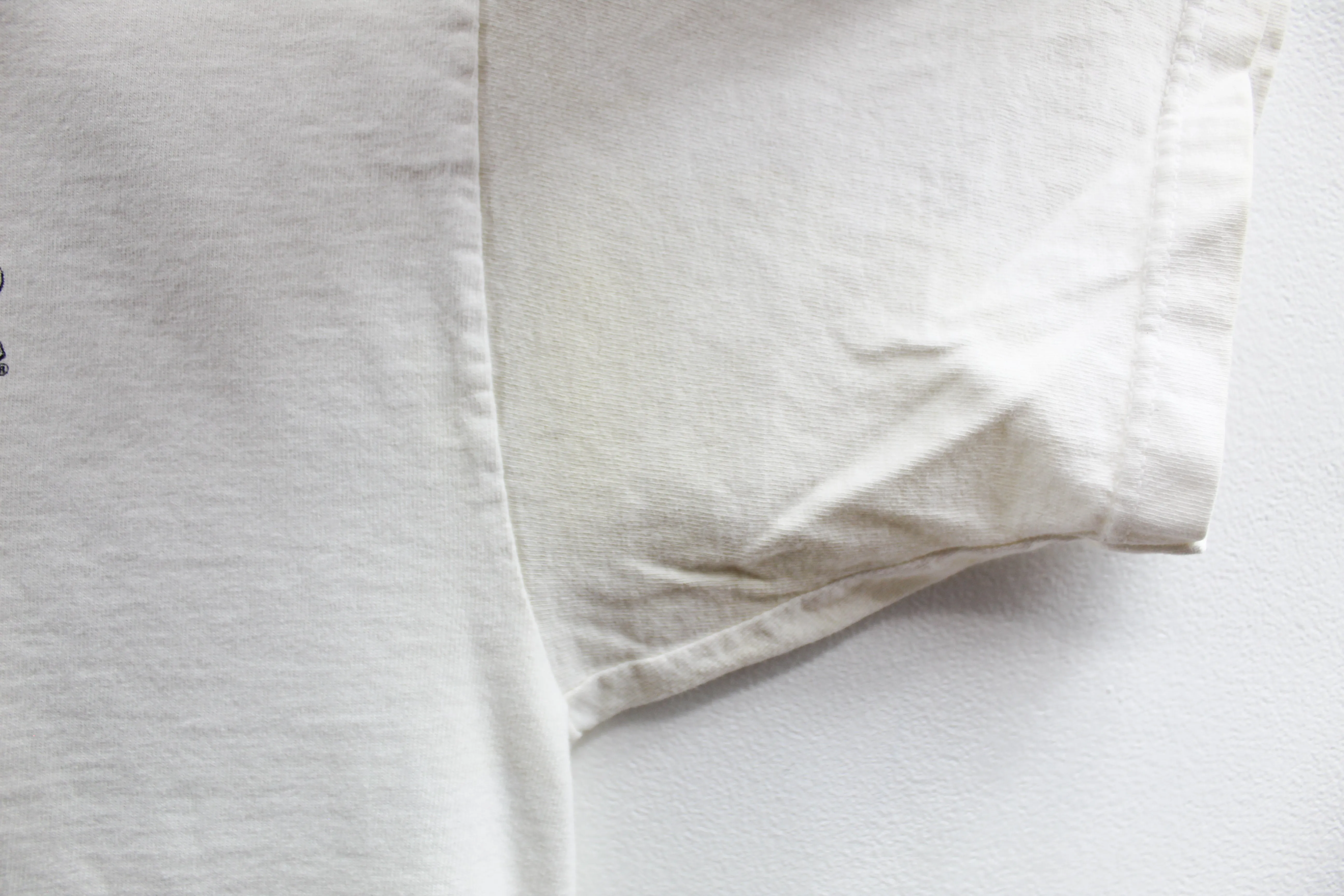 X - Vintage Hard Rock Cafe Maui Hawaii Beach & Guitars Tee sold by HG Vintage product image thumbnail 4