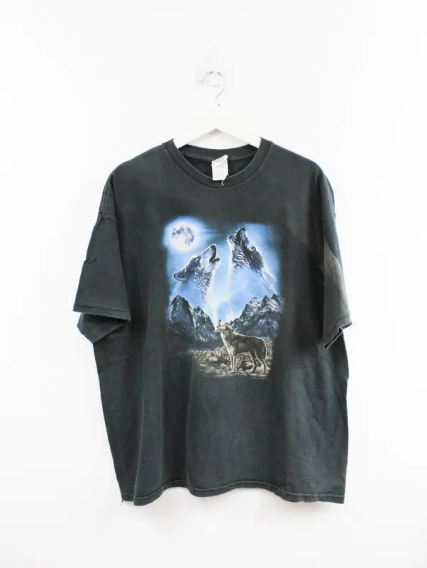 Wolves Moon & Mountain Tee sold by HG Vintage