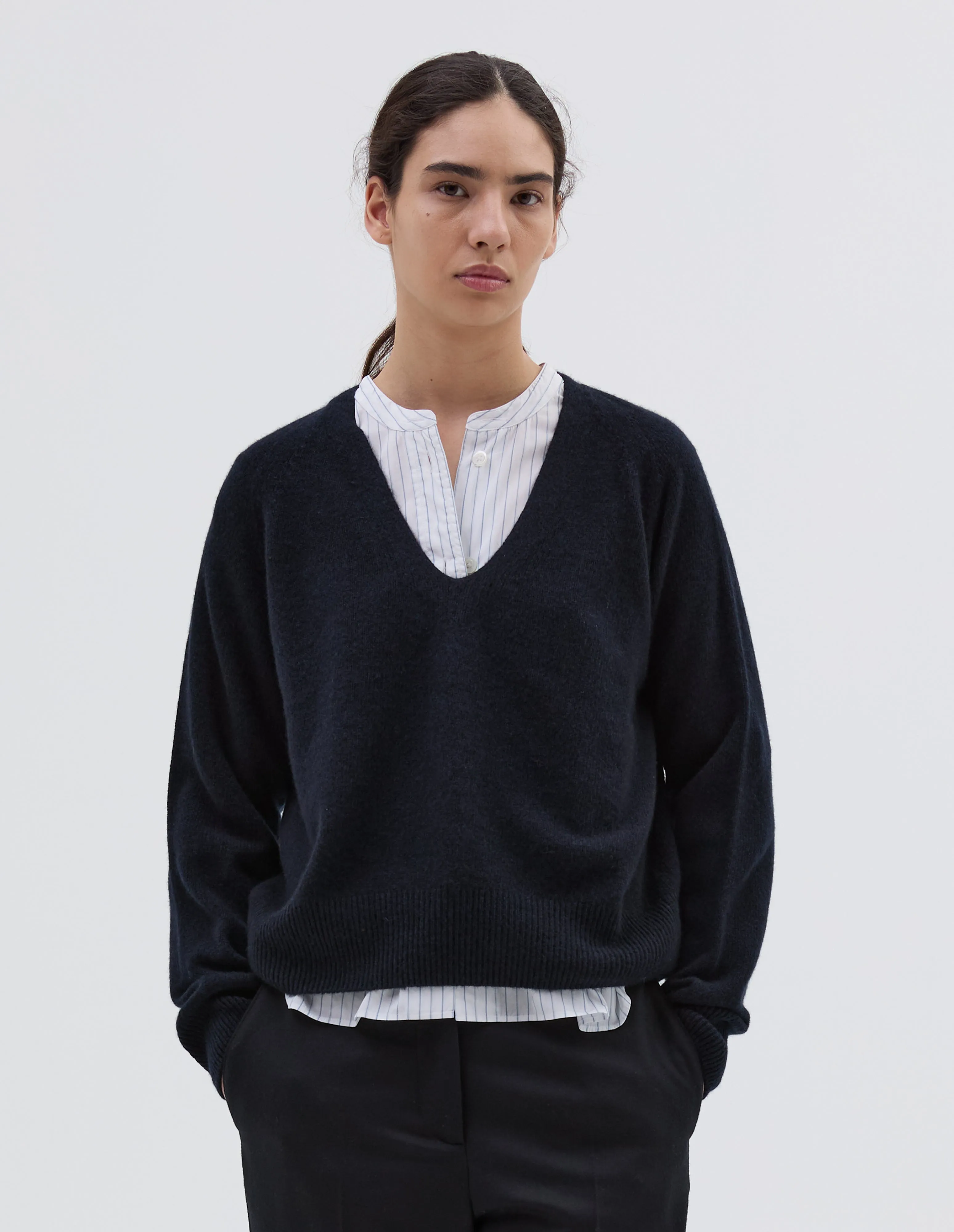 CROPPED V NECK | CASHMERE TWIST | DARK NAVY TWIST sold by Margaret Howell