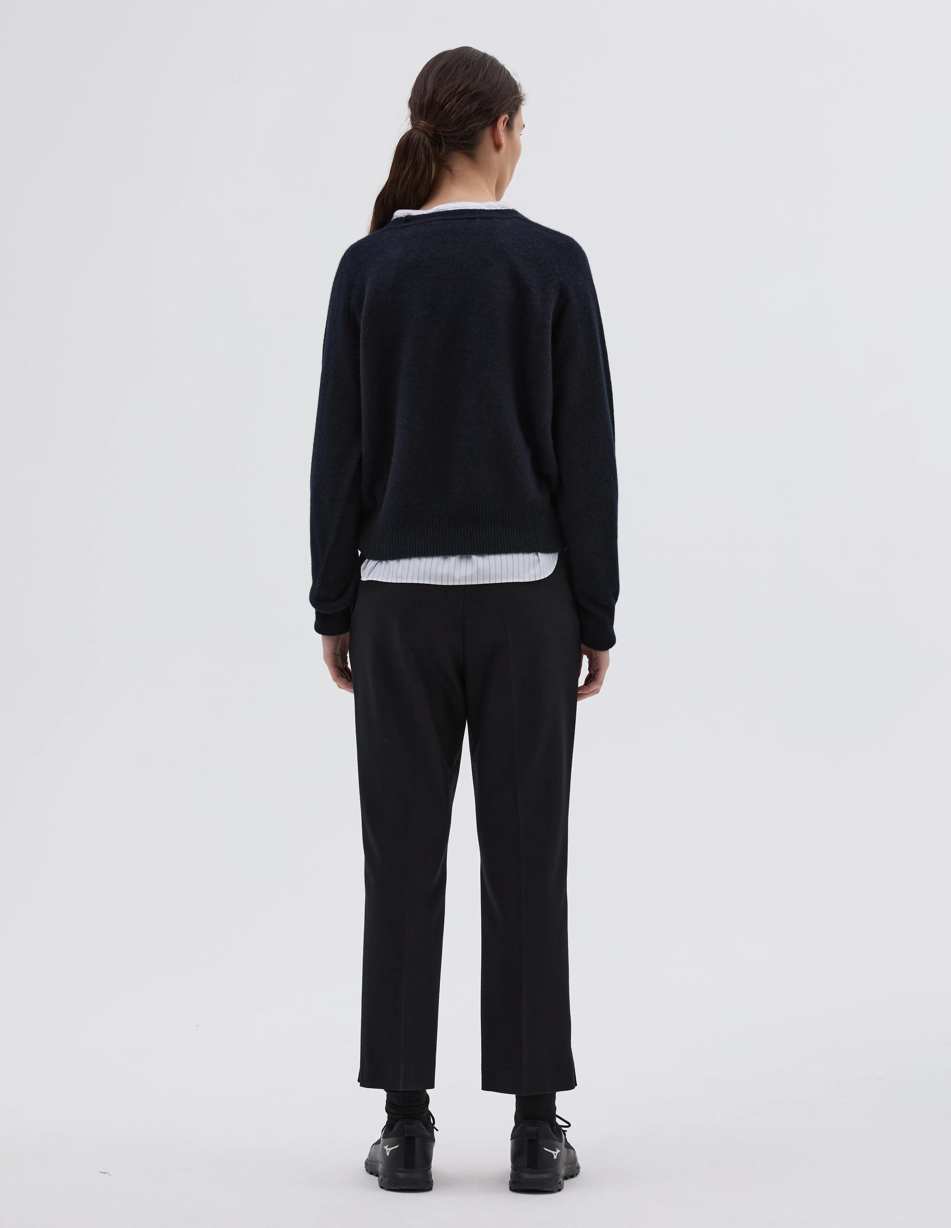 CROPPED V NECK | CASHMERE TWIST | DARK NAVY TWIST sold by Margaret Howell product image thumbnail 3