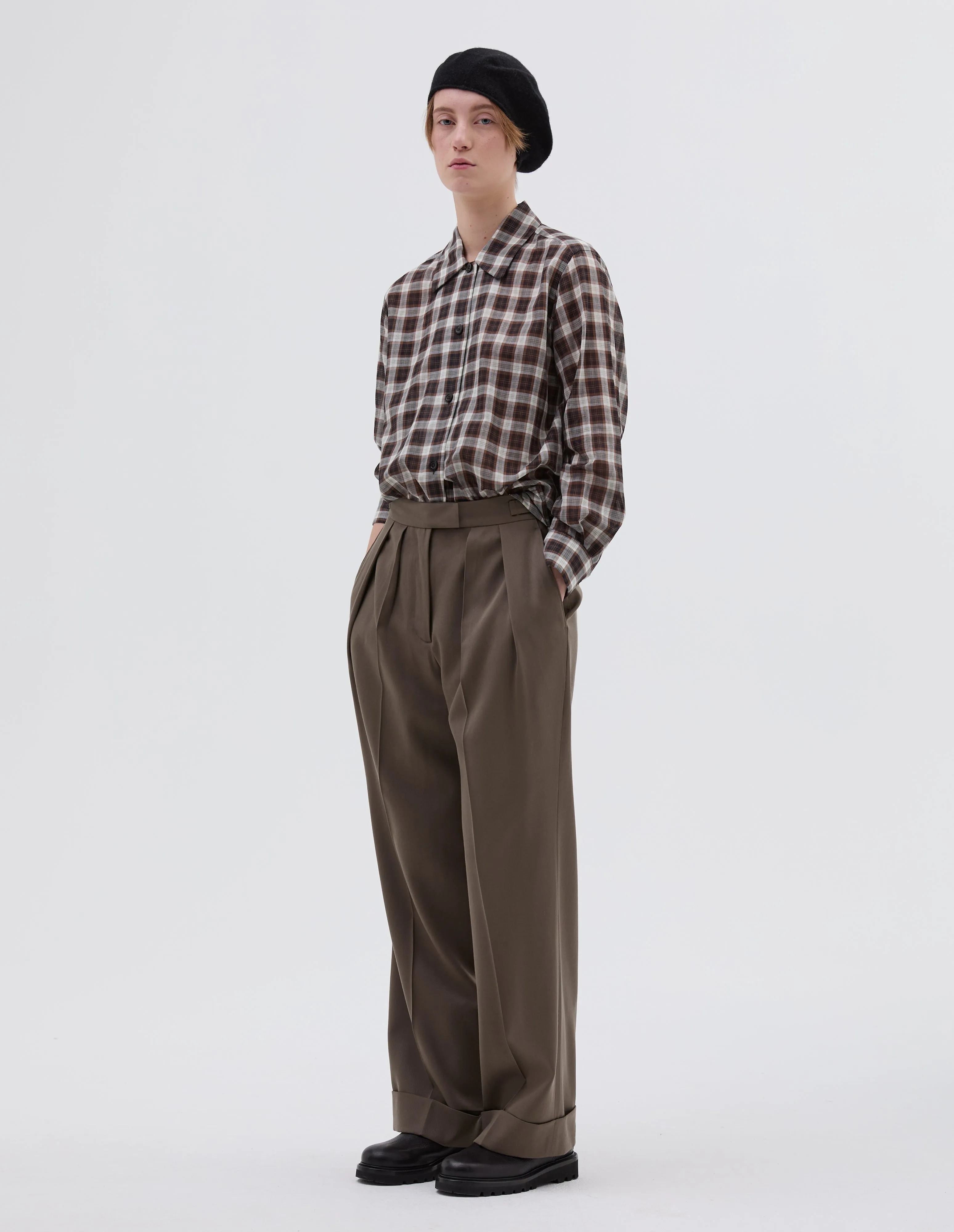 LOOSE LEG TROUSER | FLUID WOOL TWILL | MOUSE sold by Margaret Howell product image thumbnail 2