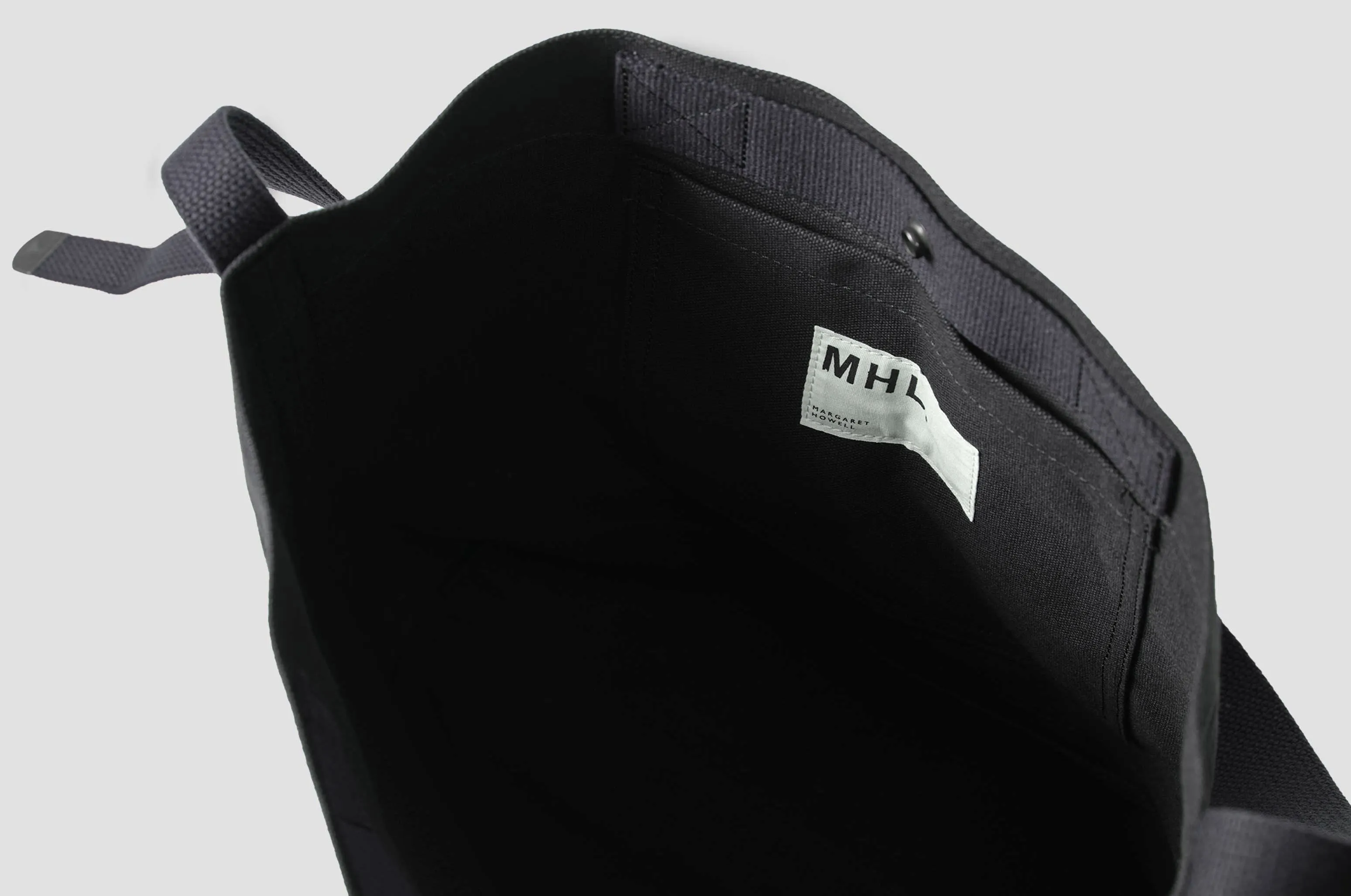 MHL. CANVAS SHOULDER TOTE | HEAVY COTTON CANVAS | BLACK sold by Margaret Howell product image thumbnail 5