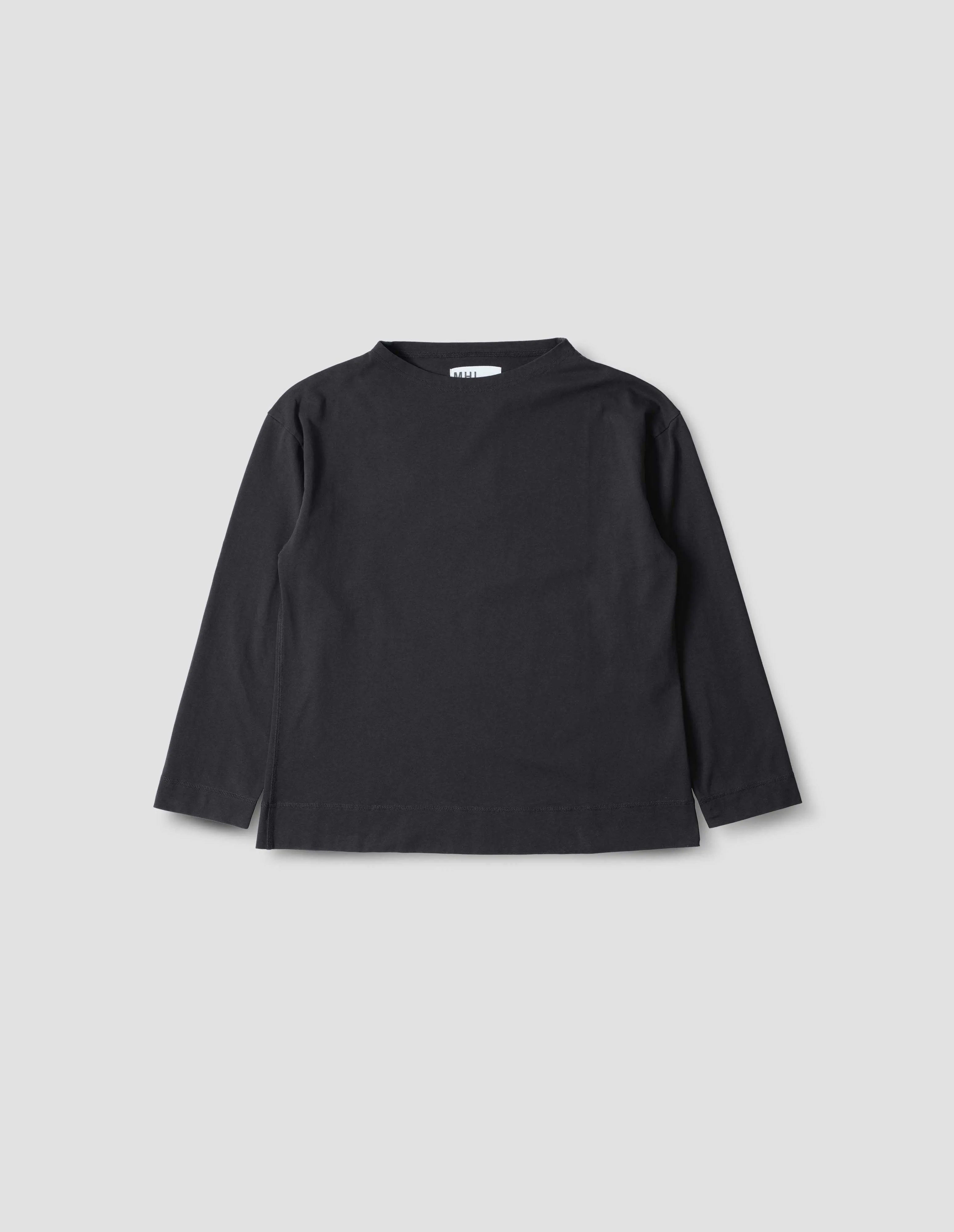 MHL. SMOCK NECK T SHIRT | LIGHT COTTON JERSEY | OFF BLACK sold by Margaret Howell product image thumbnail 4