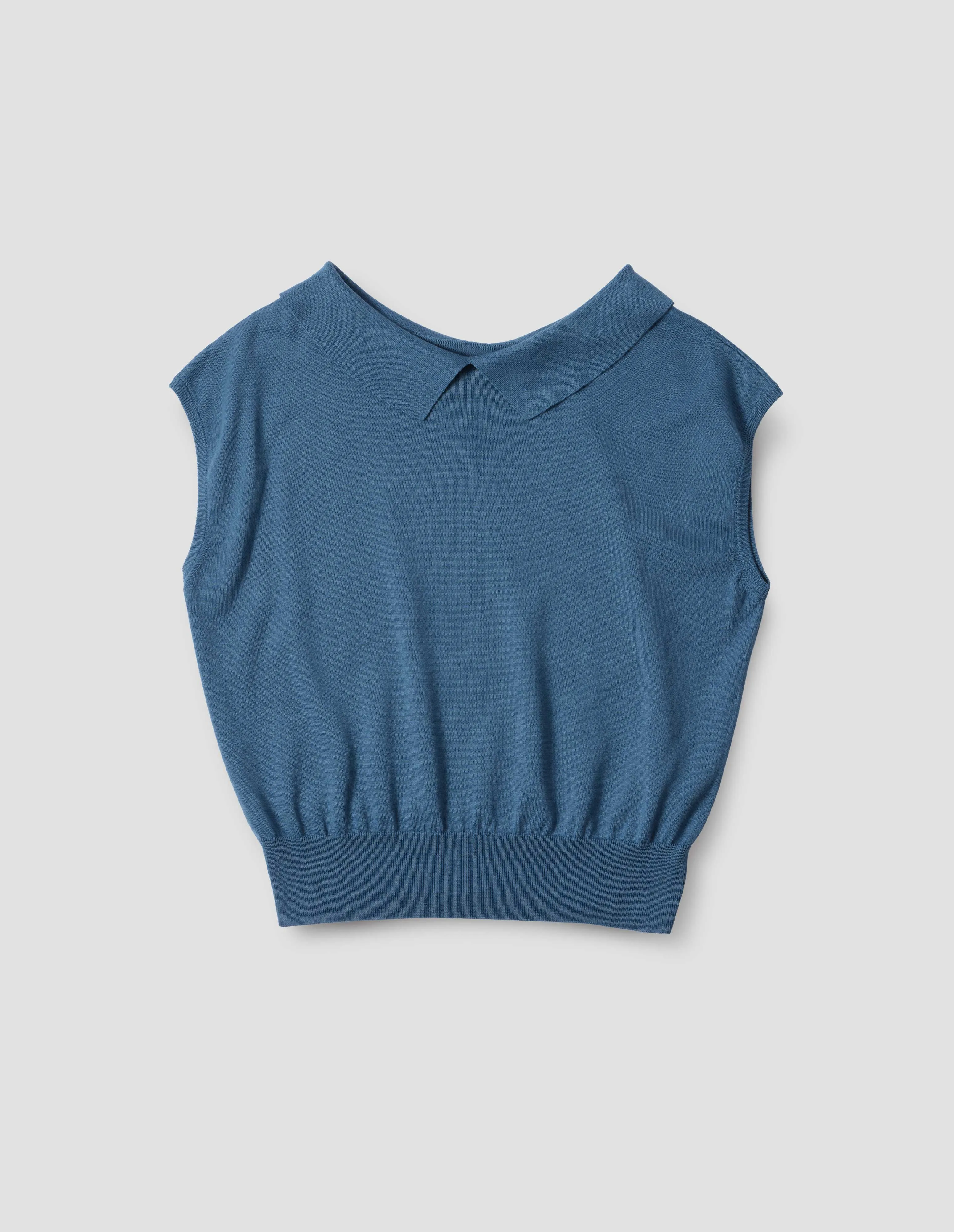 COLLARED PULLOVER VEST | FINE LINEN COTTON | AEGEAN sold by Margaret Howell product image thumbnail 4