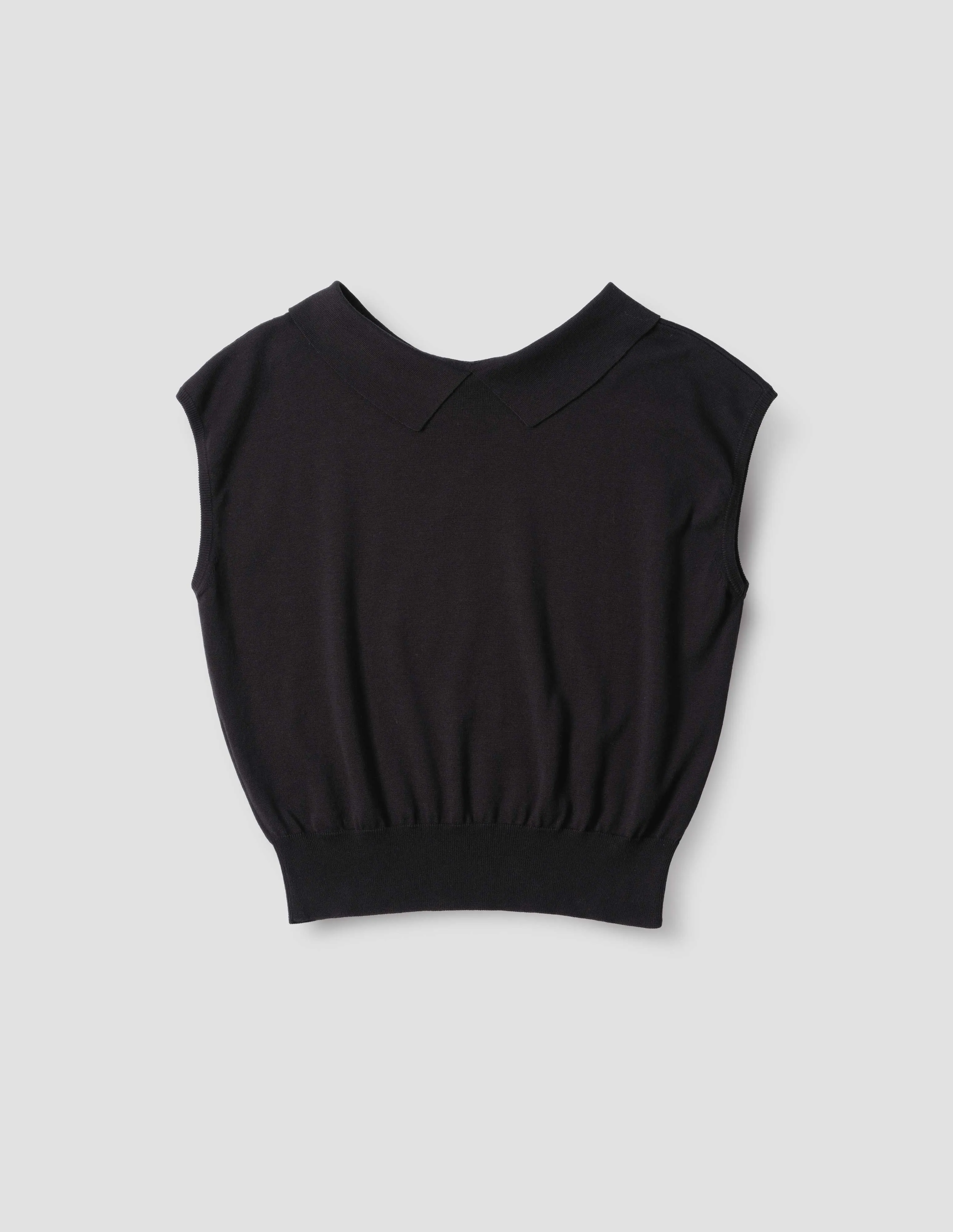 COLLARED PULLOVER VEST | FINE LINEN COTTON | BLACK sold by Margaret Howell product image thumbnail 5