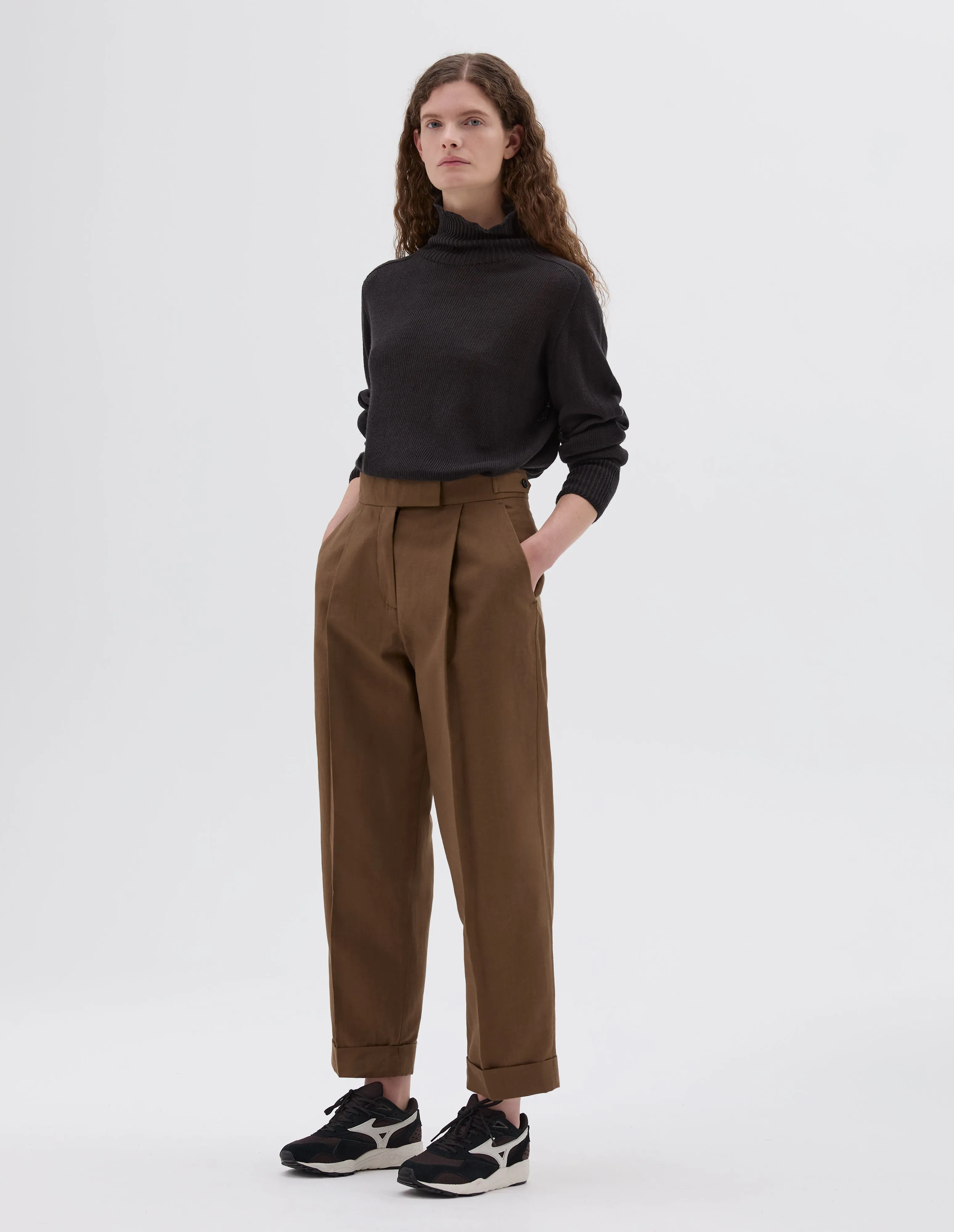 SINGLE PLEAT CROPPED TROUSERS | YARN DYED WOOL LINEN | DARK SAND sold by Margaret Howell