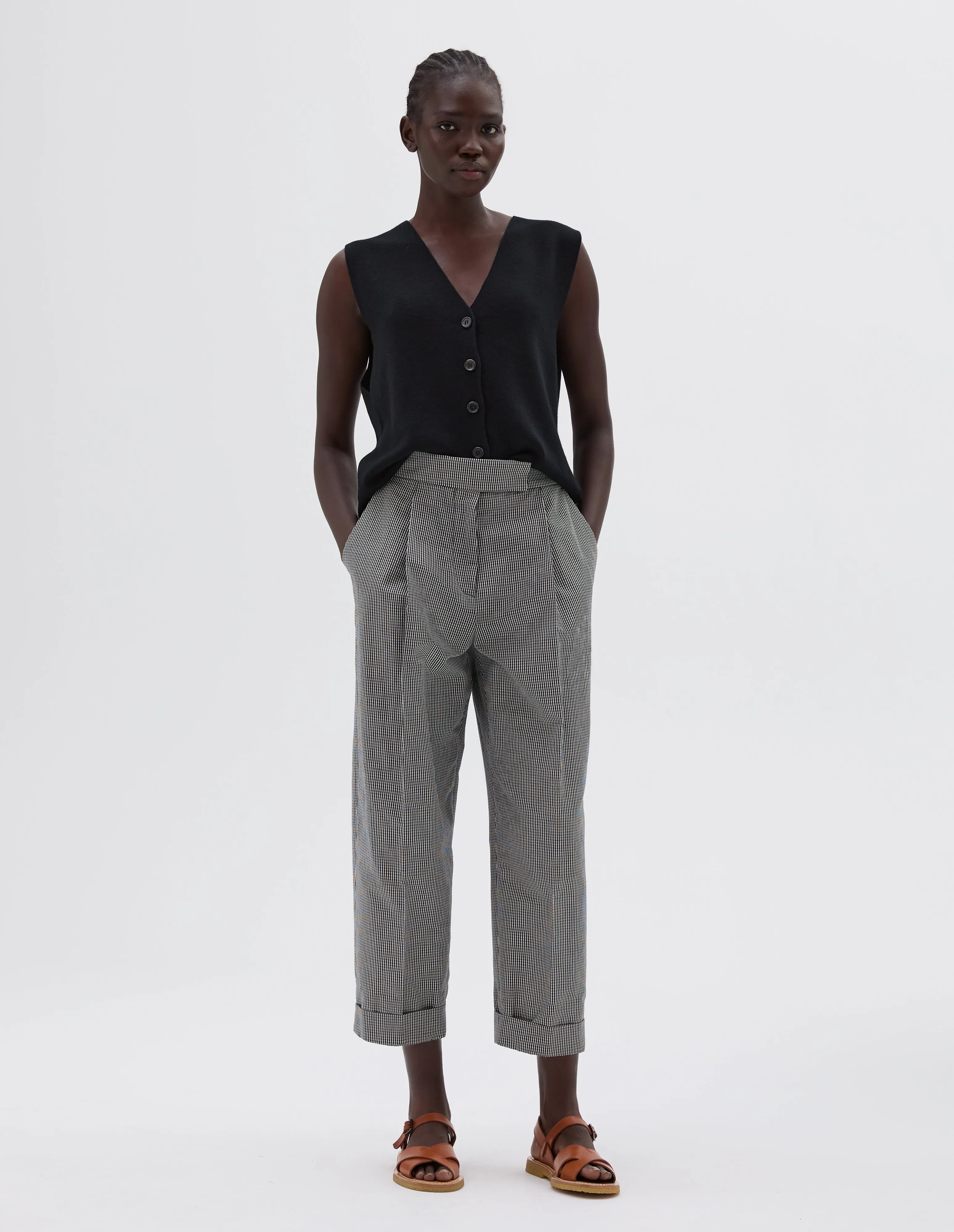 SINGLE PLEAT CROPPED TROUSERS | COTTON LINEN GINGHAM | BLACK / ECRU sold by Margaret Howell