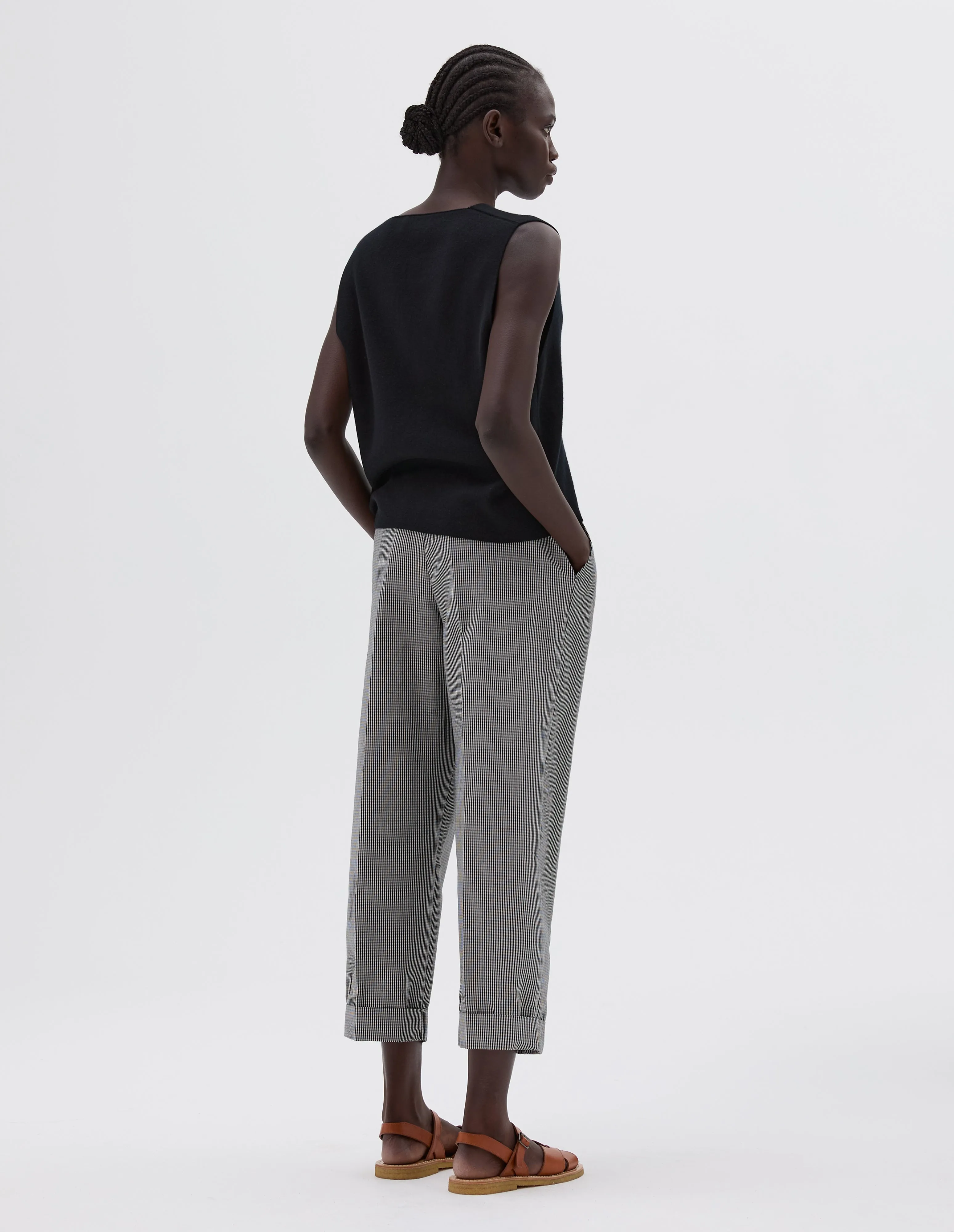 SINGLE PLEAT CROPPED TROUSERS | COTTON LINEN GINGHAM | BLACK / ECRU sold by Margaret Howell product image thumbnail 2