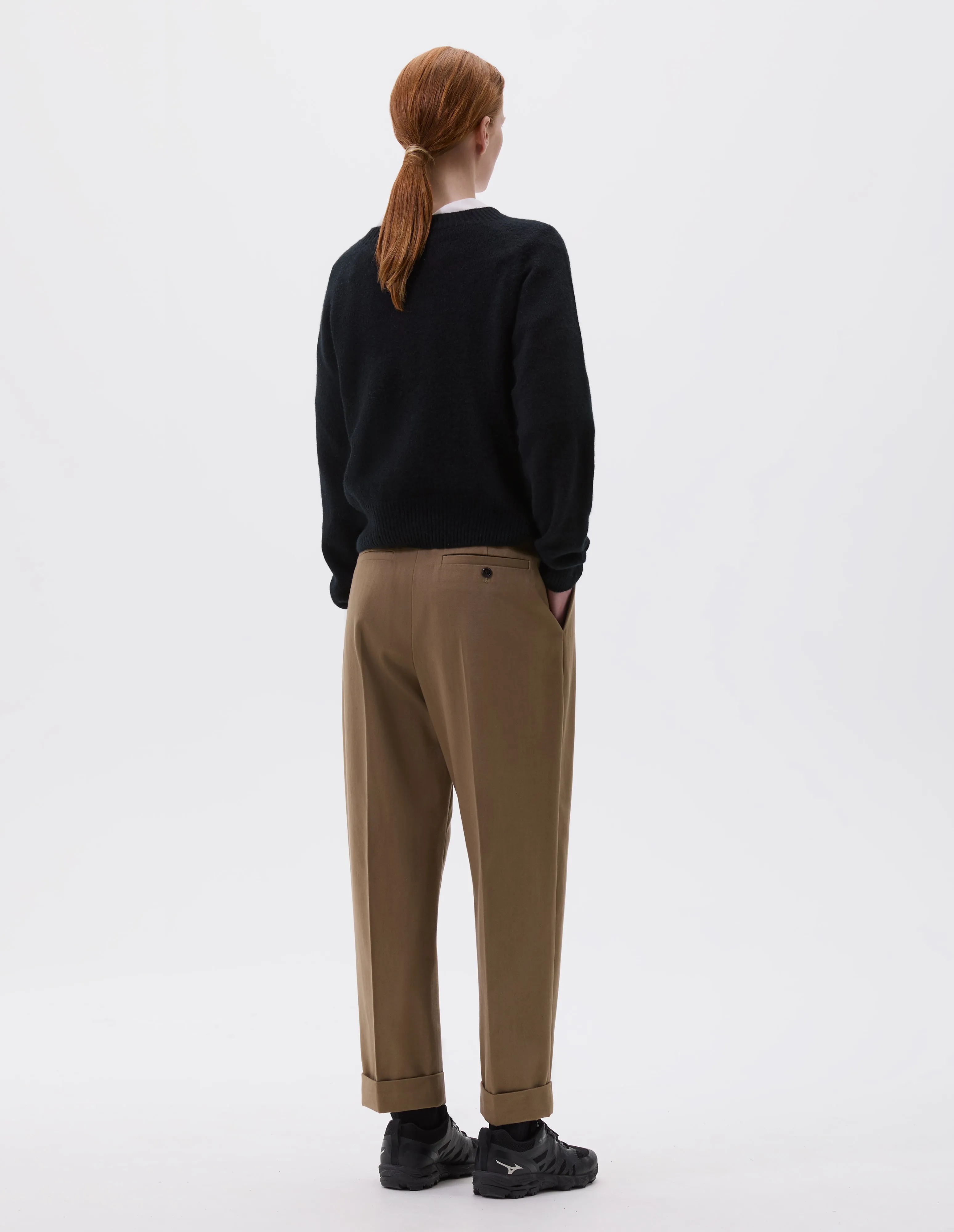 SHORT CLASSIC CREW NECK | RECYCLED CASHMERE | BLACK sold by Margaret Howell product image thumbnail 3