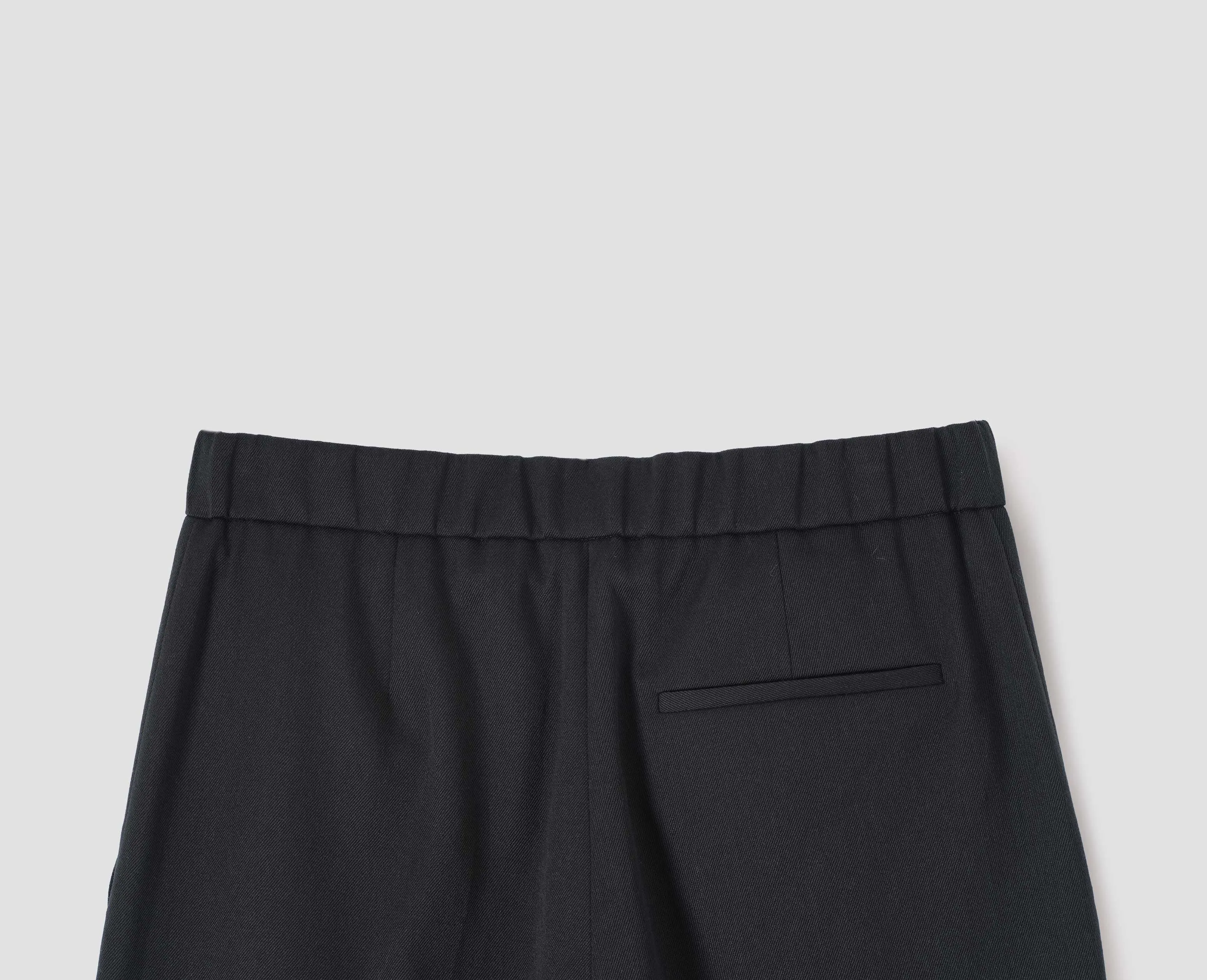 PLEATED FRONT CROPPED TROUSERS | WOOL COTTON TWILL | SLATE sold by Margaret Howell product image thumbnail 4