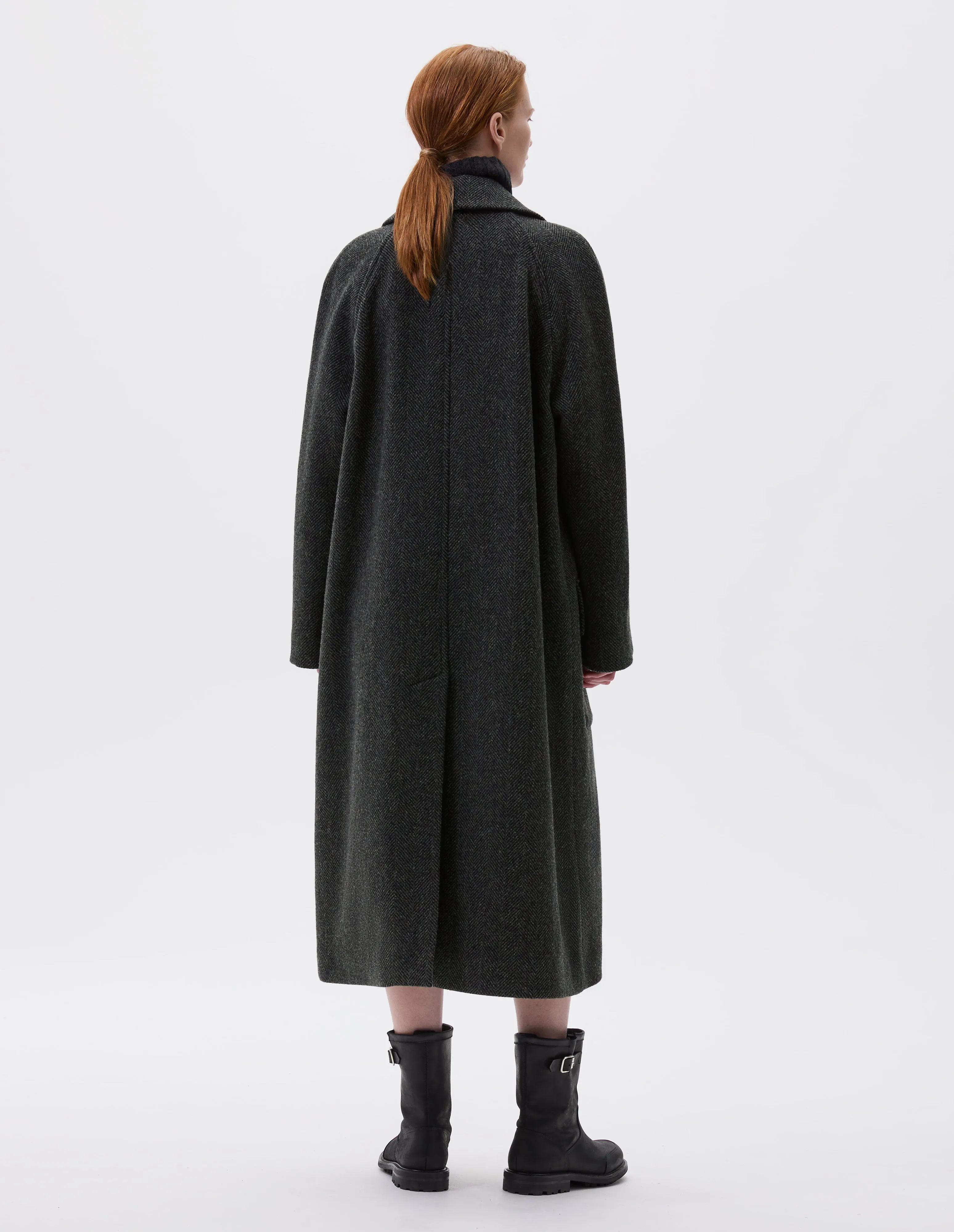 RAGLAN OVERCOAT | BRITISH WOOL HERRINGBONE | GREEN / BLACK sold by Margaret Howell product image thumbnail 3