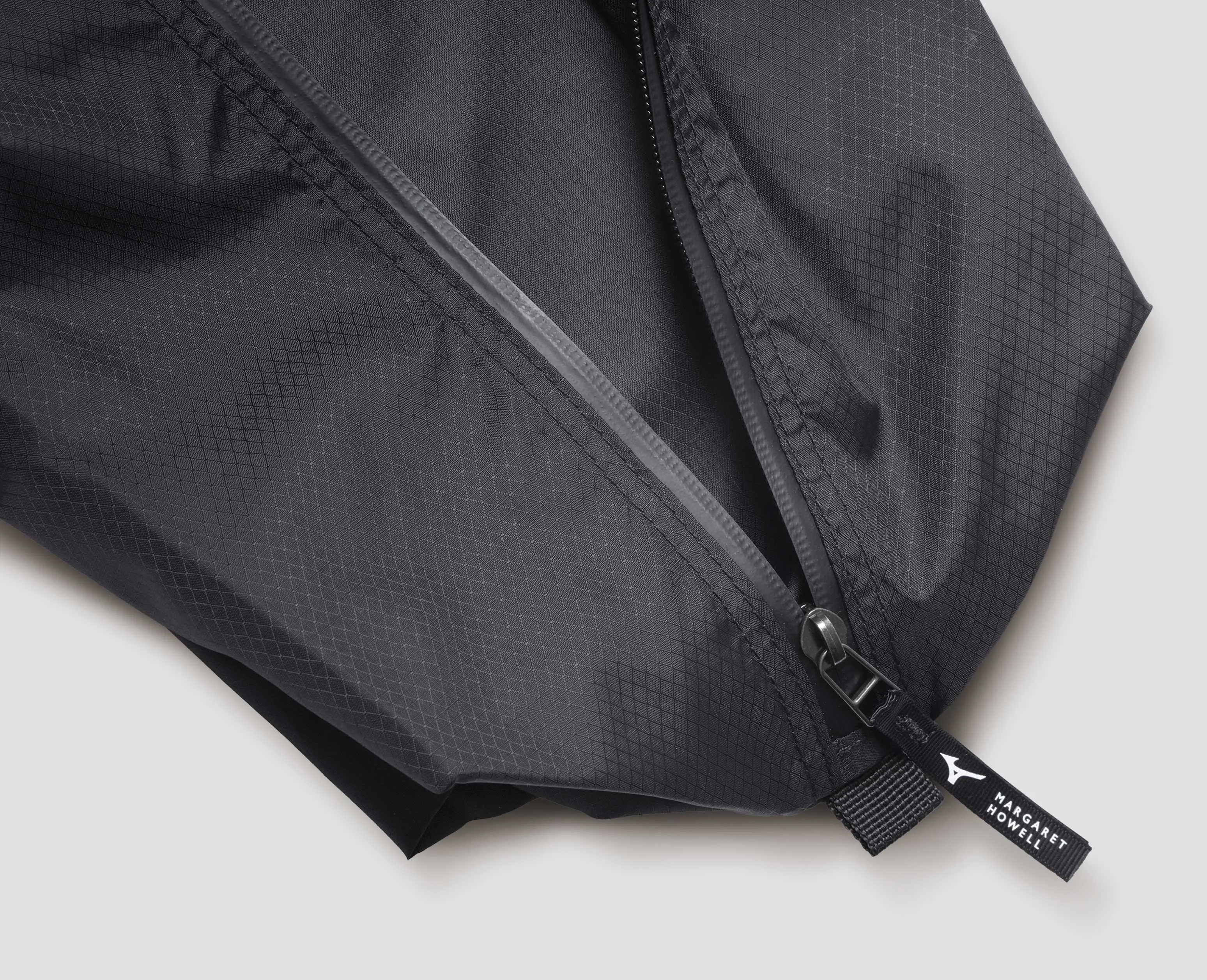 MIZUNO LARGE POUCH | NYLON RIPSTOP | BLACK sold by Margaret Howell product image thumbnail 3