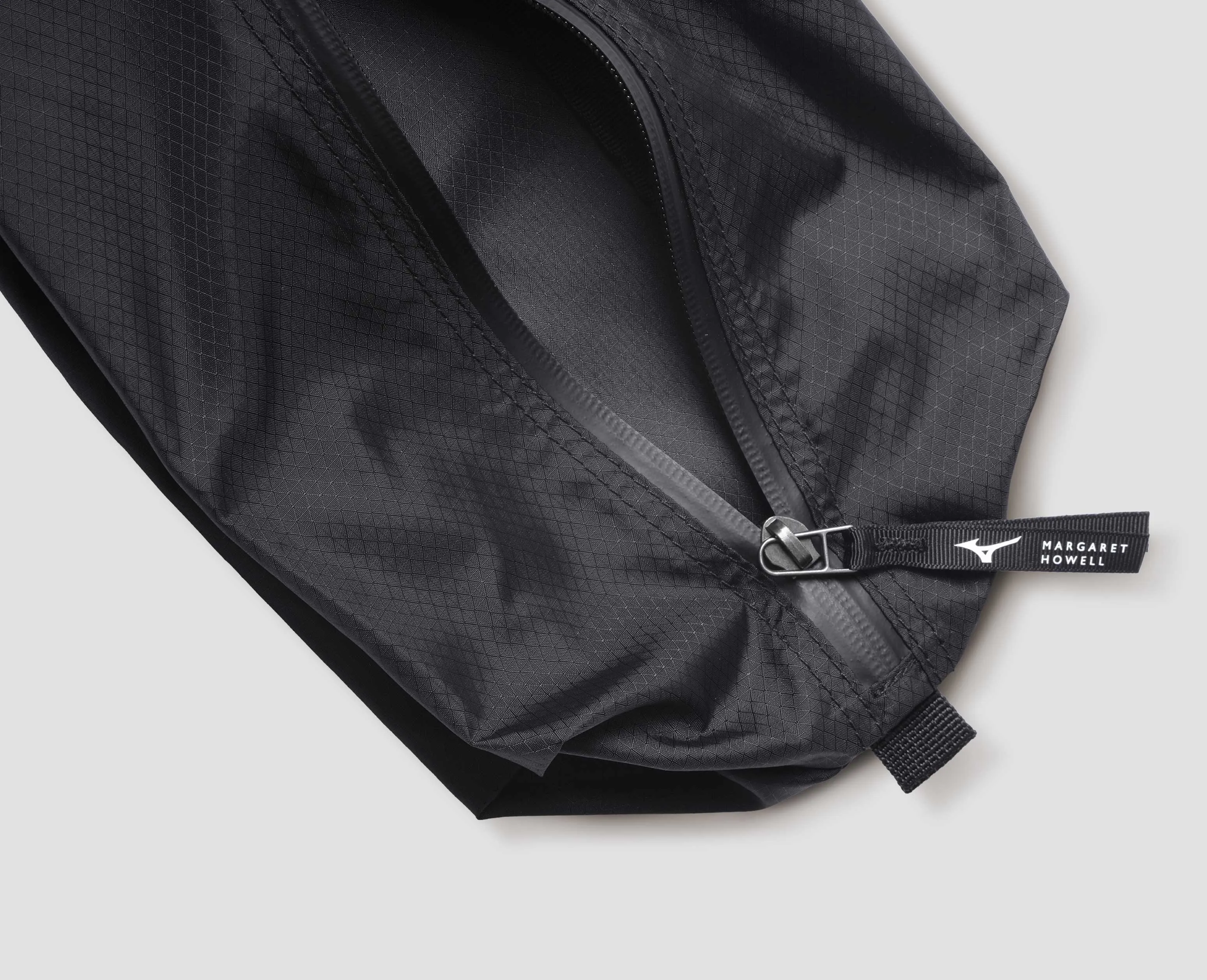 MIZUNO SMALL POUCH | NYLON RIPSTOP | BLACK sold by Margaret Howell product image thumbnail 3