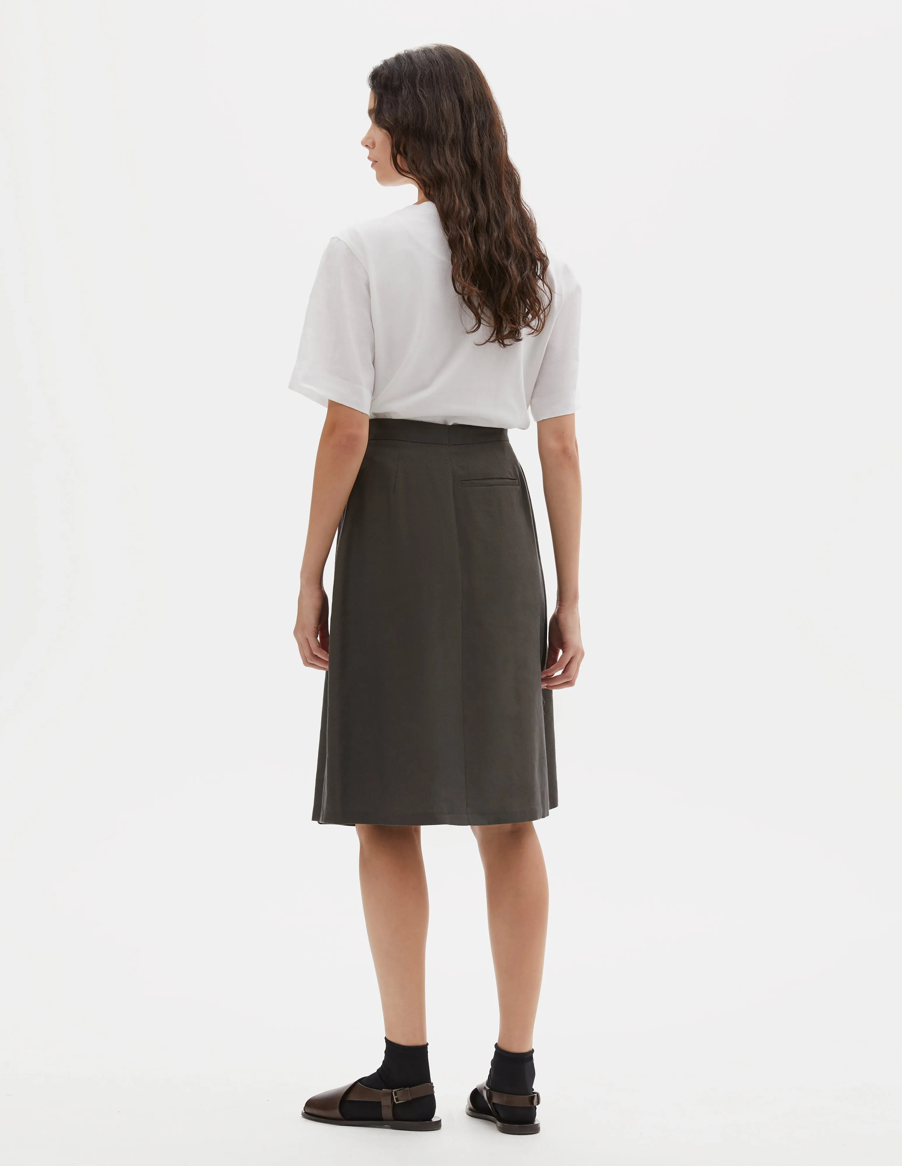 KICK PLEAT SKIRT | LINEN SILK | SEAWEED sold by Margaret Howell product image thumbnail 2