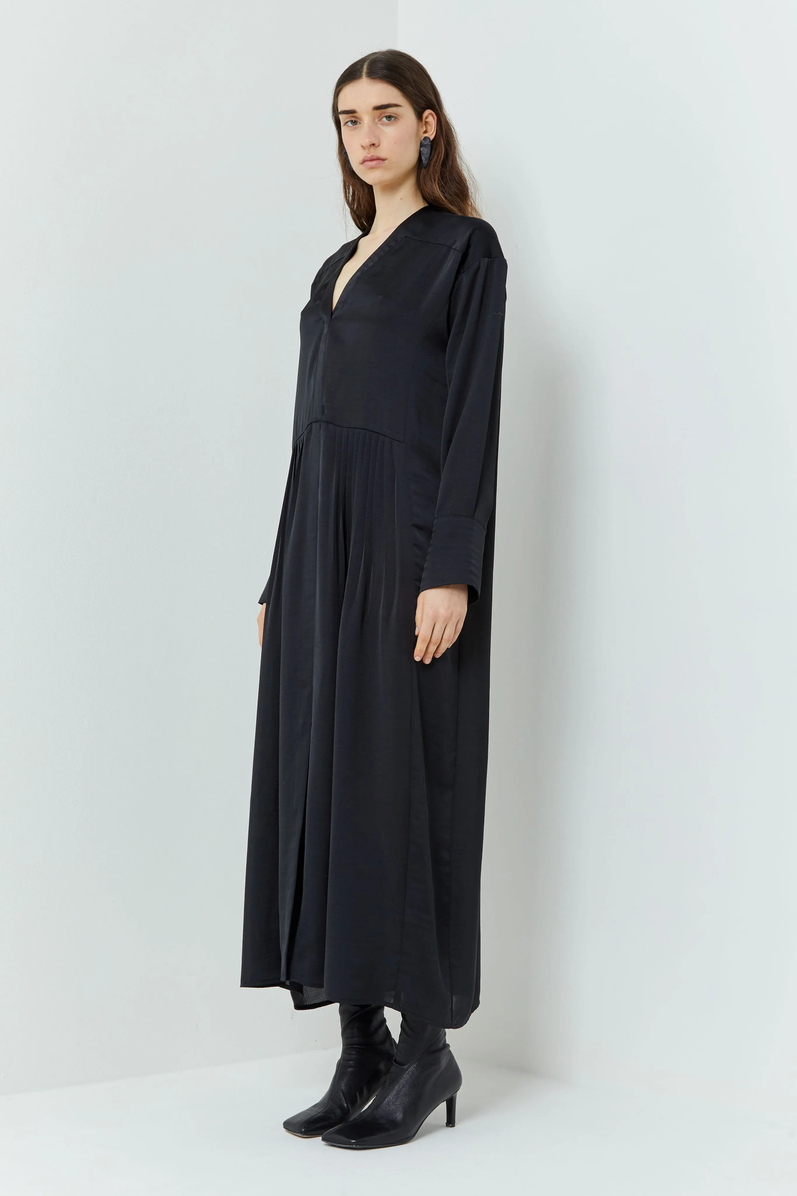 Doras 7952 Black sold by Christian Wijnants product image thumbnail 2