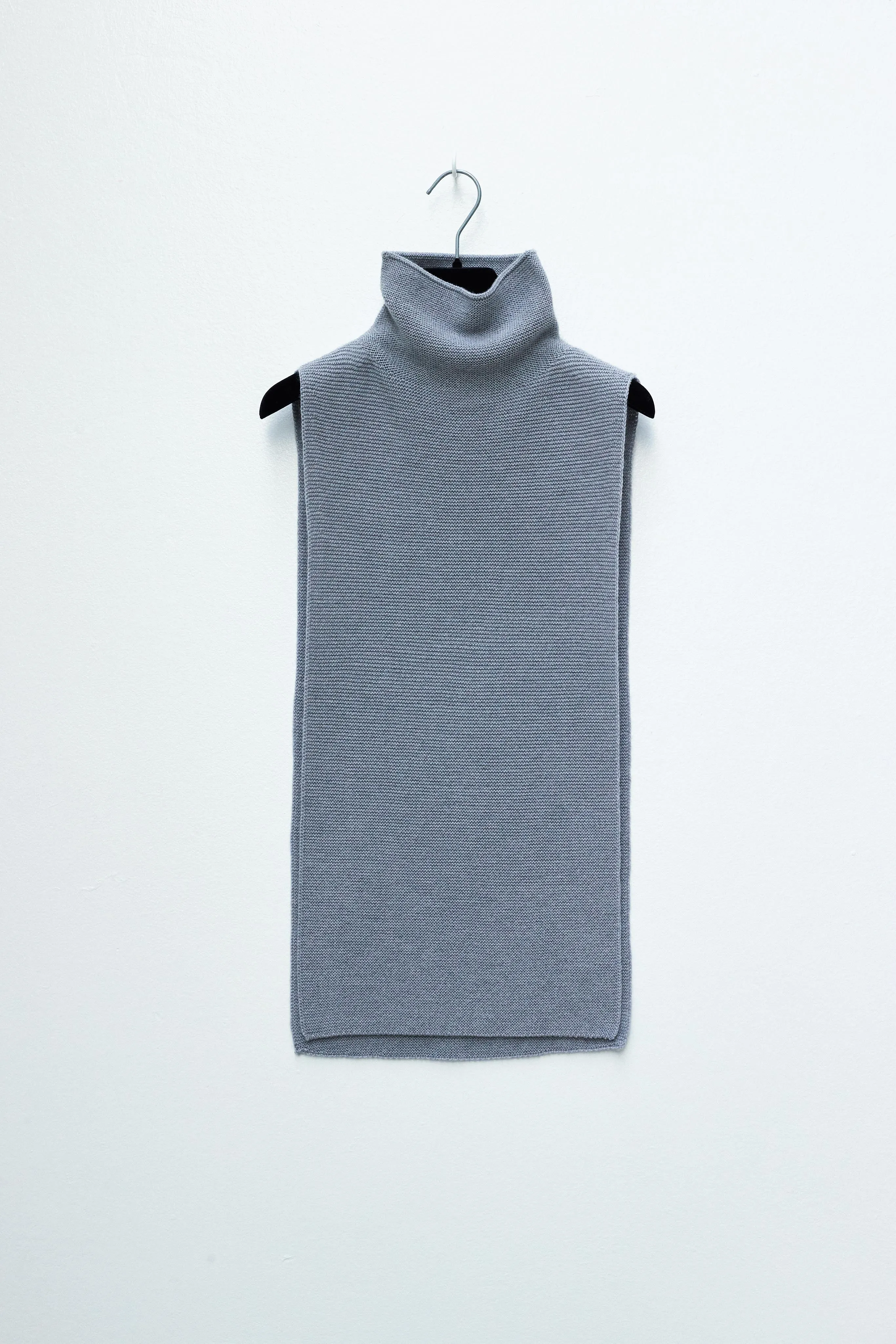 Kamilla whole garment knitted bib sold by Christian Wijnants product image thumbnail 2