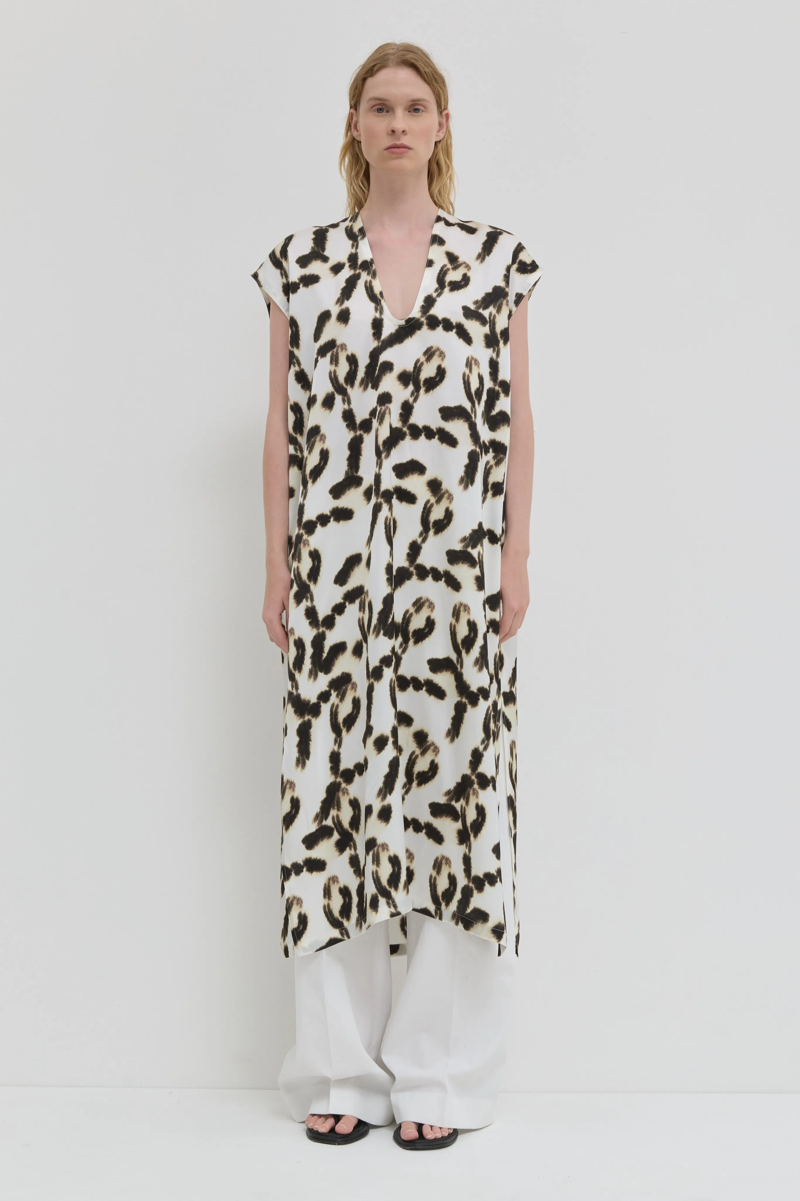 Deralosa Belted Dress sold by Christian Wijnants