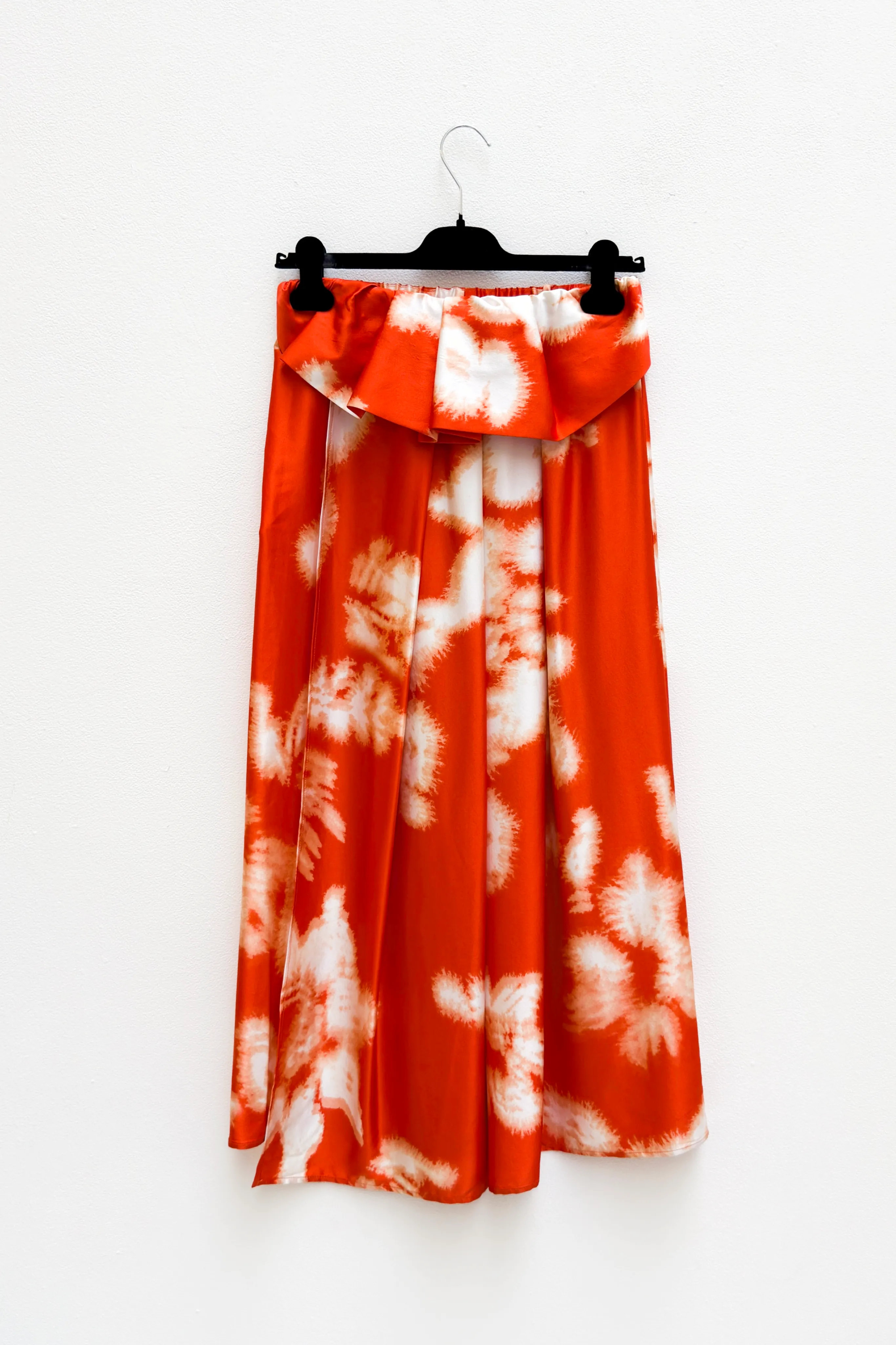 Senda Skirt With Elastic Waist And Front Flap sold by Christian Wijnants