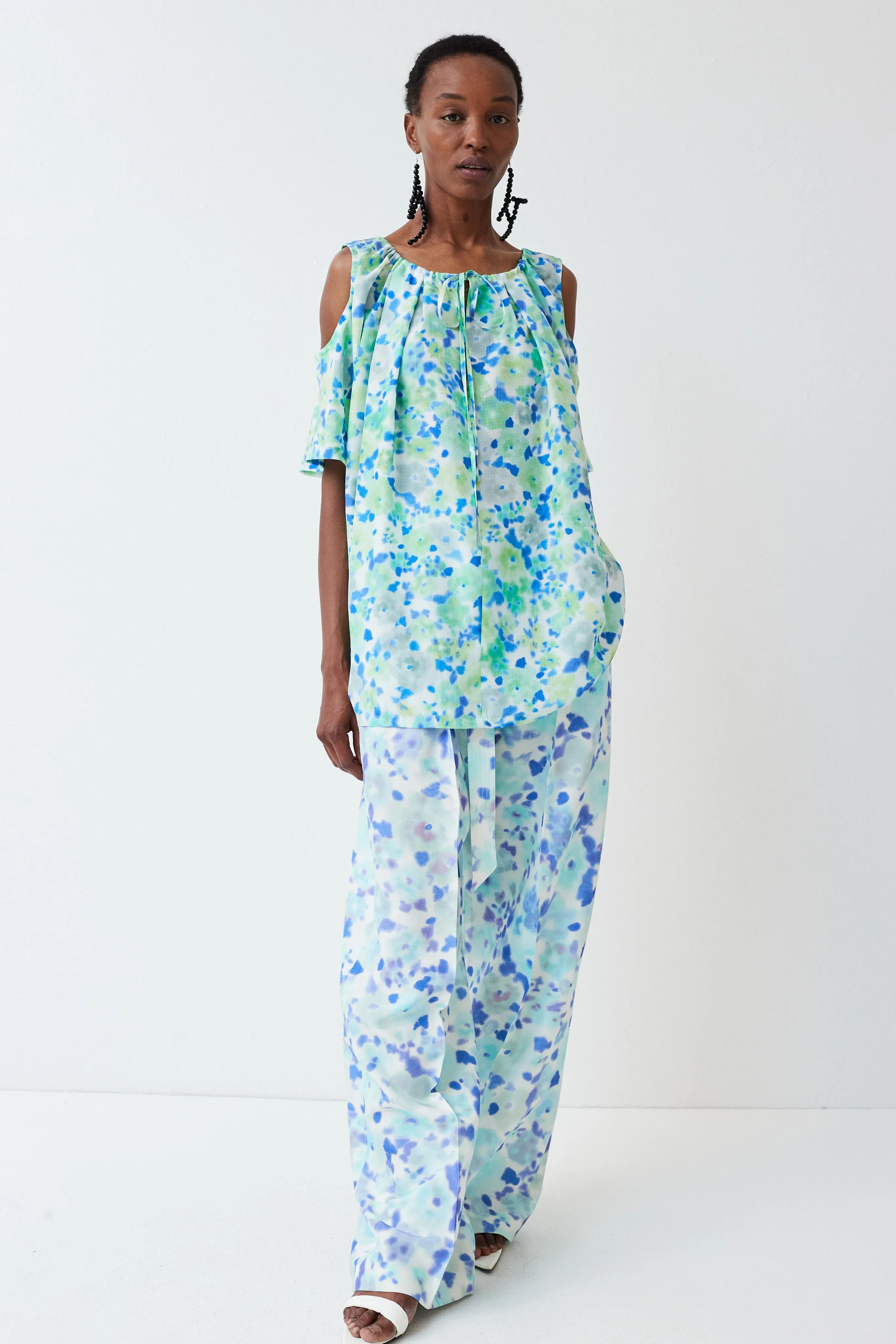 Tahar cold shoulder top sold by Christian Wijnants