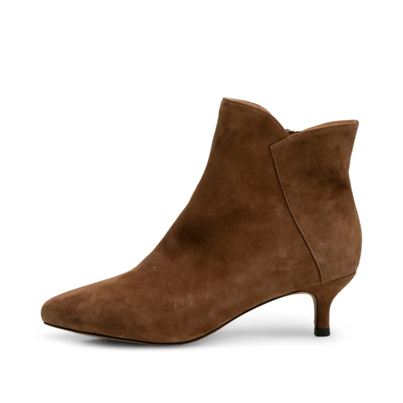 Saga boot suede - TAN sold by Shoe The Bear