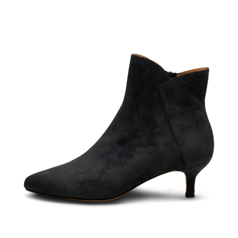 Saga boot suede - DARK NAVY sold by Shoe The Bear