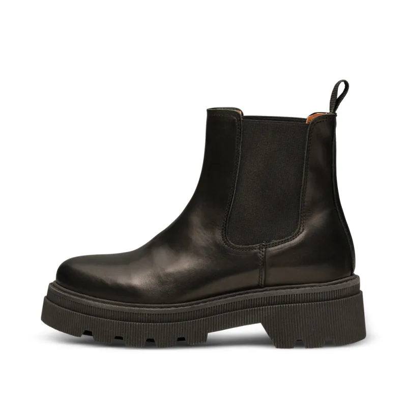 Sanna Chelseaboot Leather - BLACK sold by Shoe The Bear