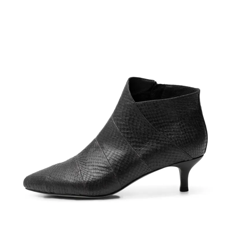 Saga bootie fishleather - BLACK sold by Shoe The Bear