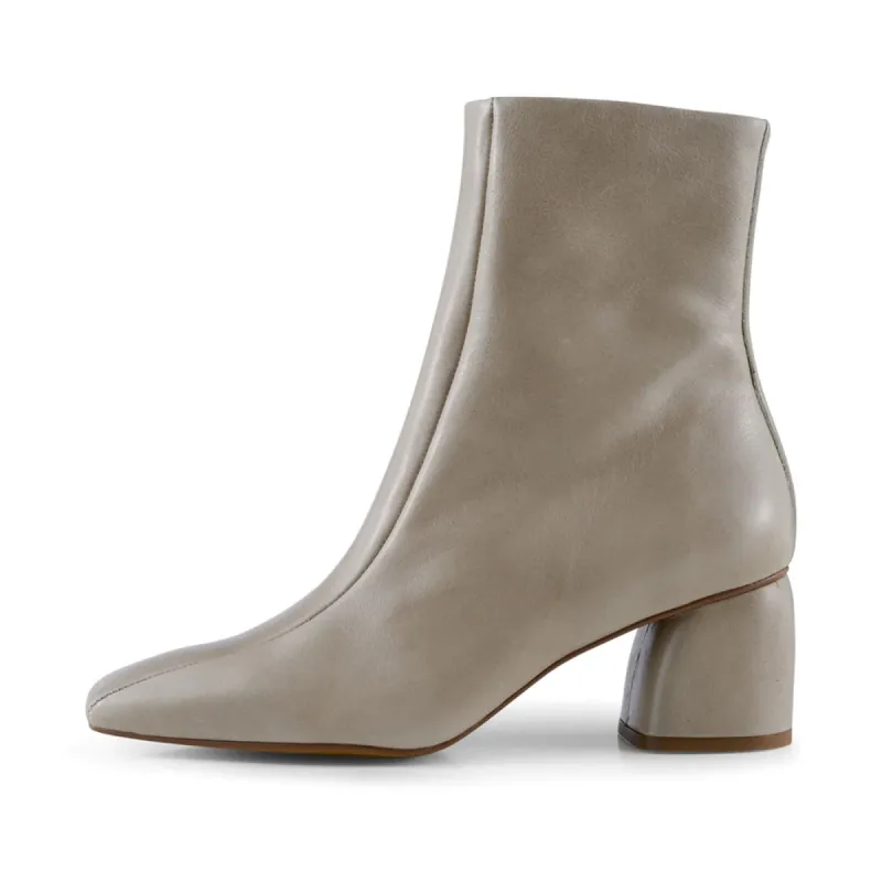 Frida boot leather - OFF WHITE sold by Shoe The Bear