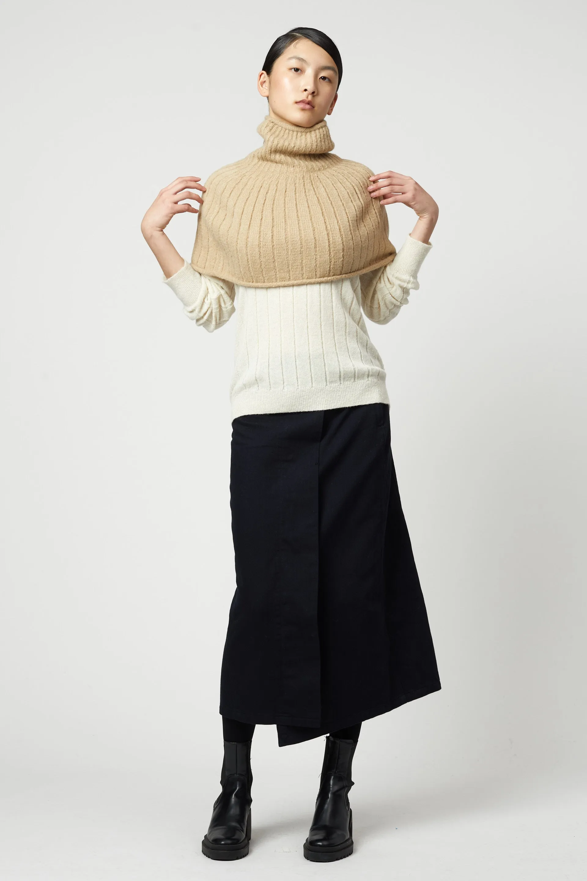 Monet Poncho in Alpaca sold by Atelier Delphine product image thumbnail 2