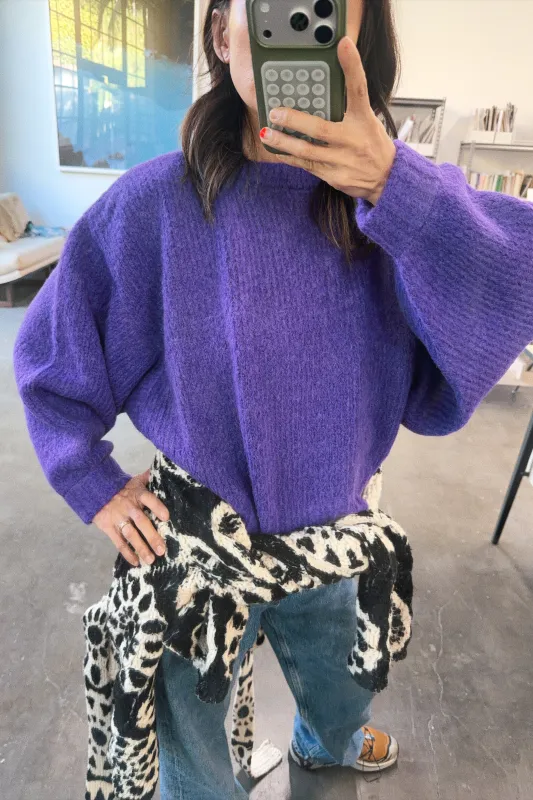 How We Are Wearing It / Balloon Sleeve Sweater in Supreme Alpaca made by Atelier Delphine