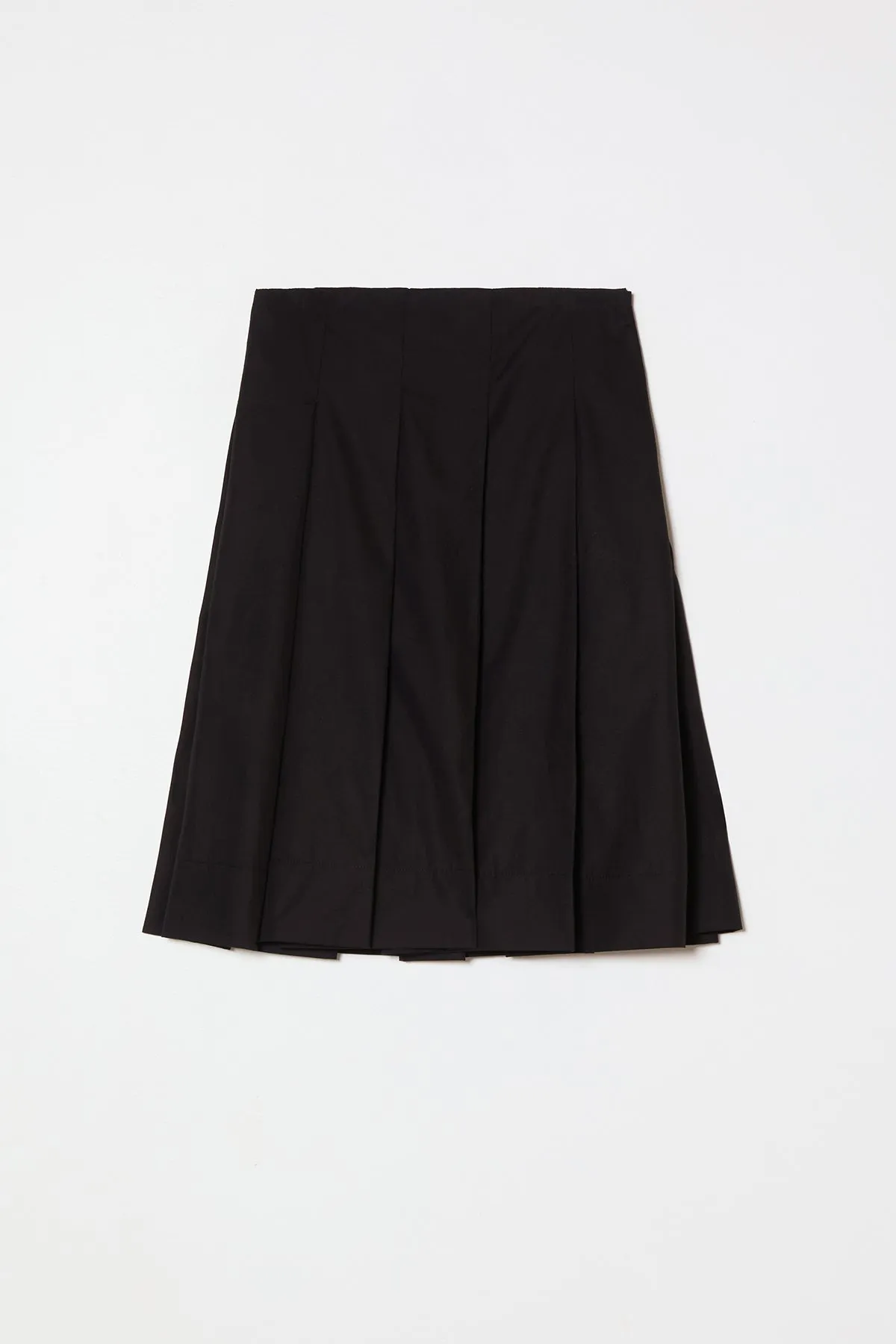 Pleat Skirt in Pima Cotton Poplin sold by Atelier Delphine