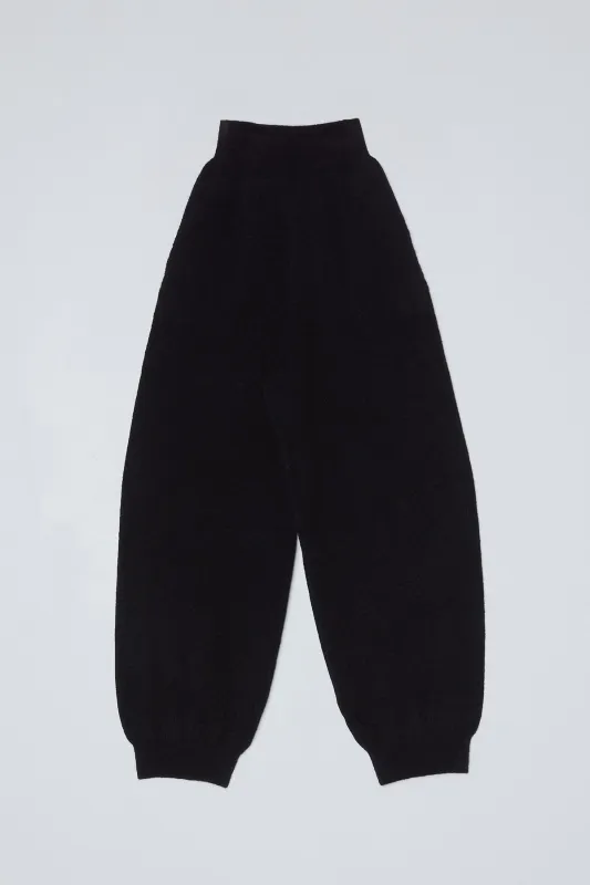 Taylor Pant in High Gauge Alpaca - Black made by Atelier Delphine