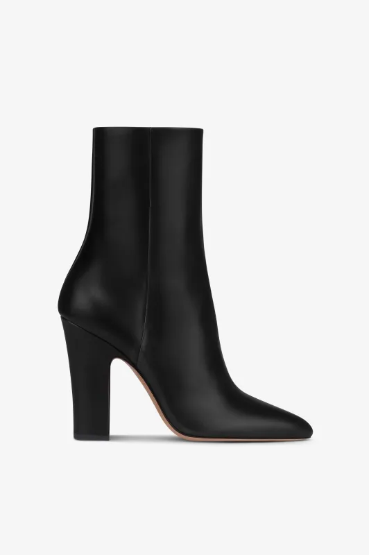 Ankle boots in black calf leather sold by Paris Texas