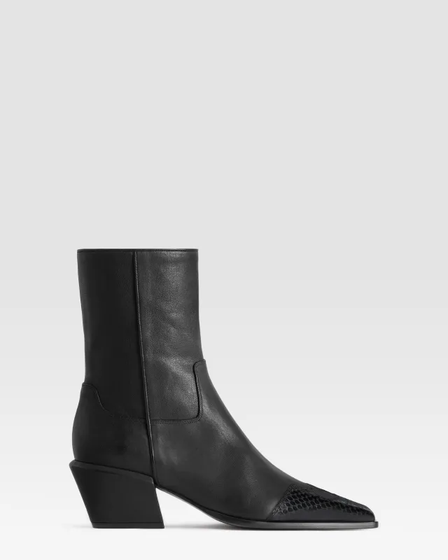 LEATHER ANKLE BOOT made by Paris Texas