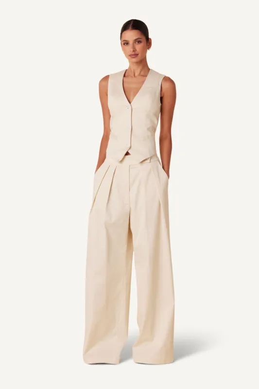 BROOKLYN HIGH RISE PLEATED TWILL PANT | GARDENIA sold by Sablyn